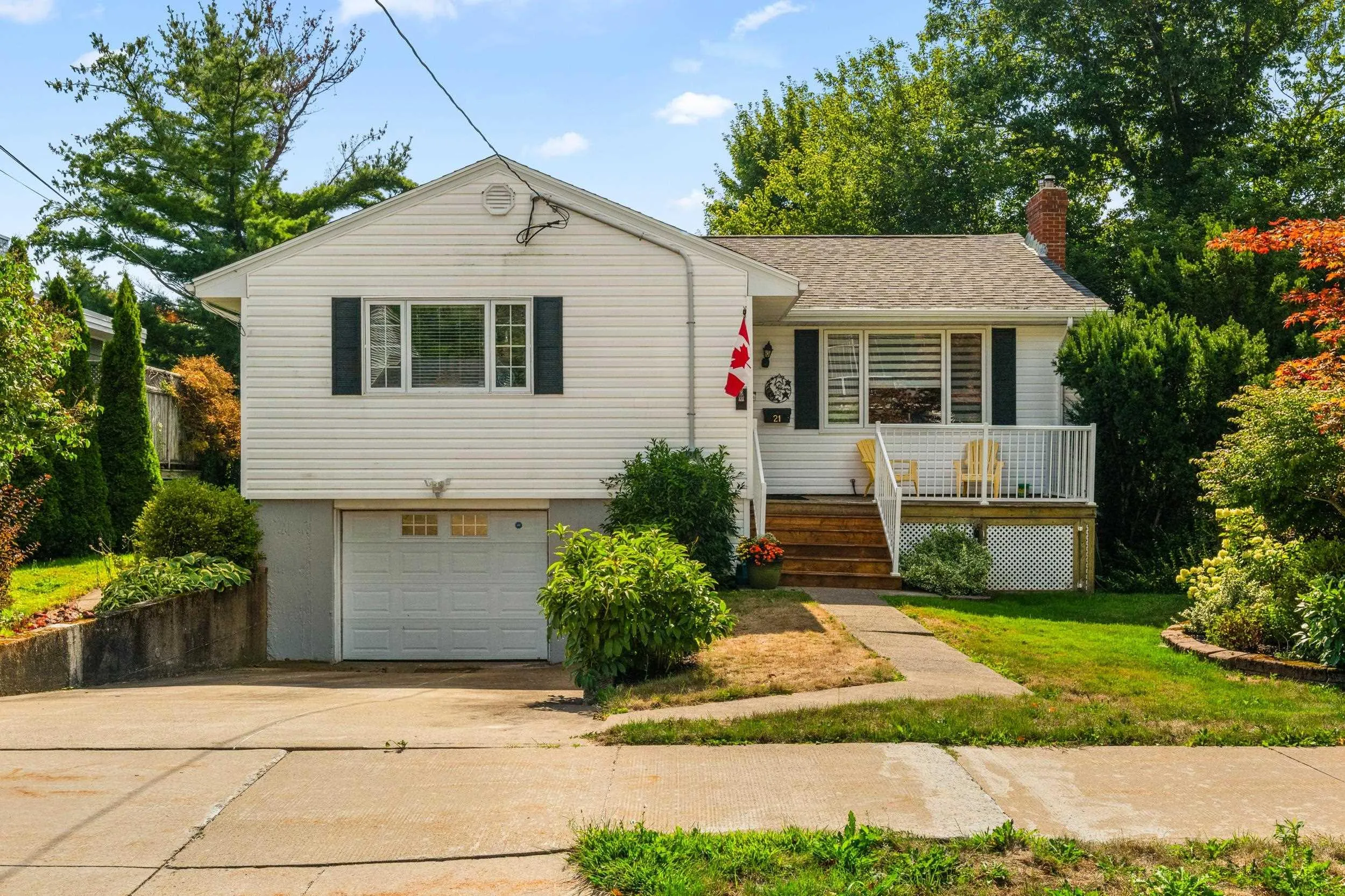 21 Lawnsdale Drive, Dartmouth, NS B3A 2N1, 3 Bedrooms Bedrooms, ,3 BathroomsBathrooms,Residential,For Sale,Lawnsdale,202521933