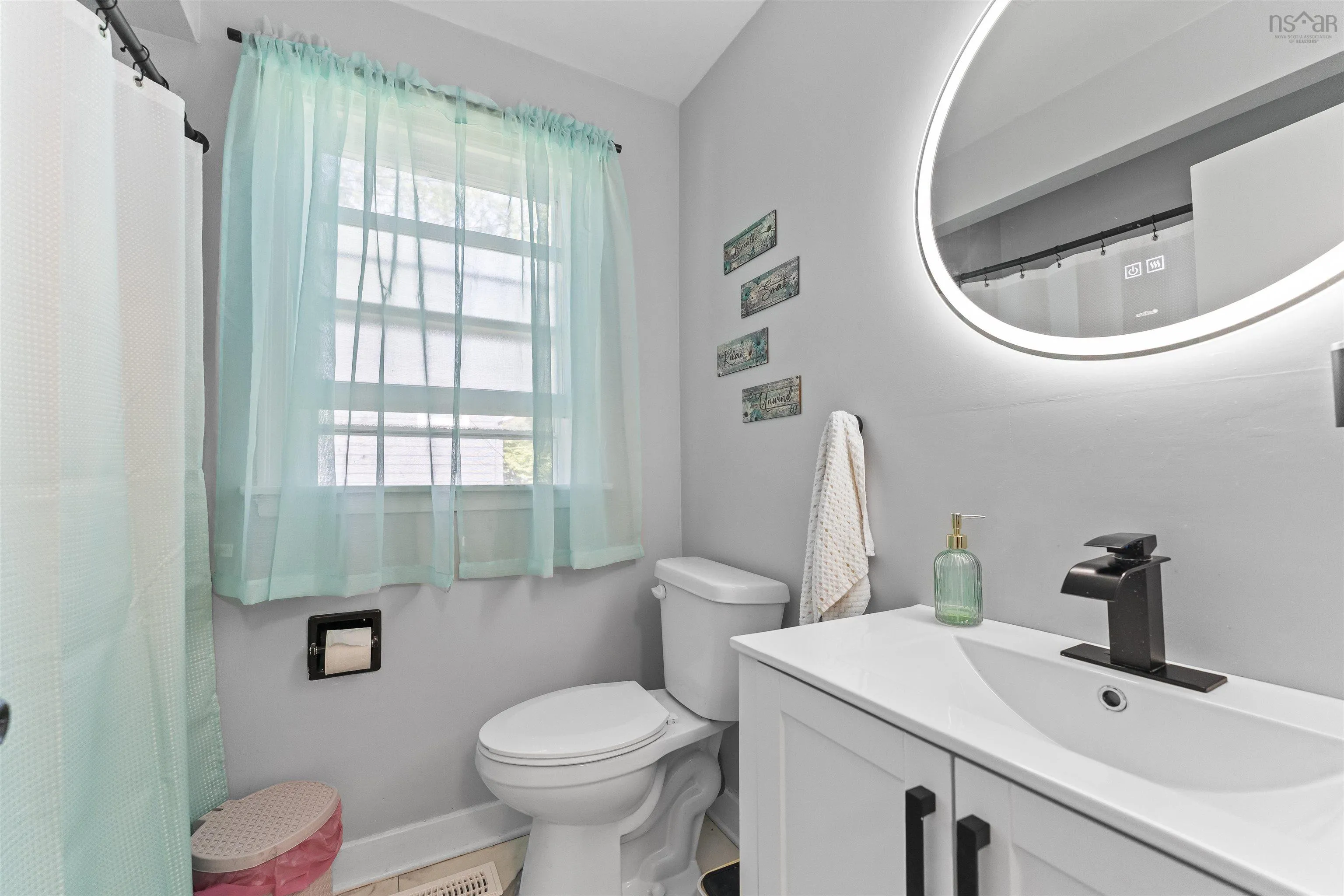 14 Hornes Rd, Eastern Passage, NS B3G 1N4, 4 Bedrooms Bedrooms, ,1 BathroomBathrooms,Residential,For Sale,Hornes,202520519