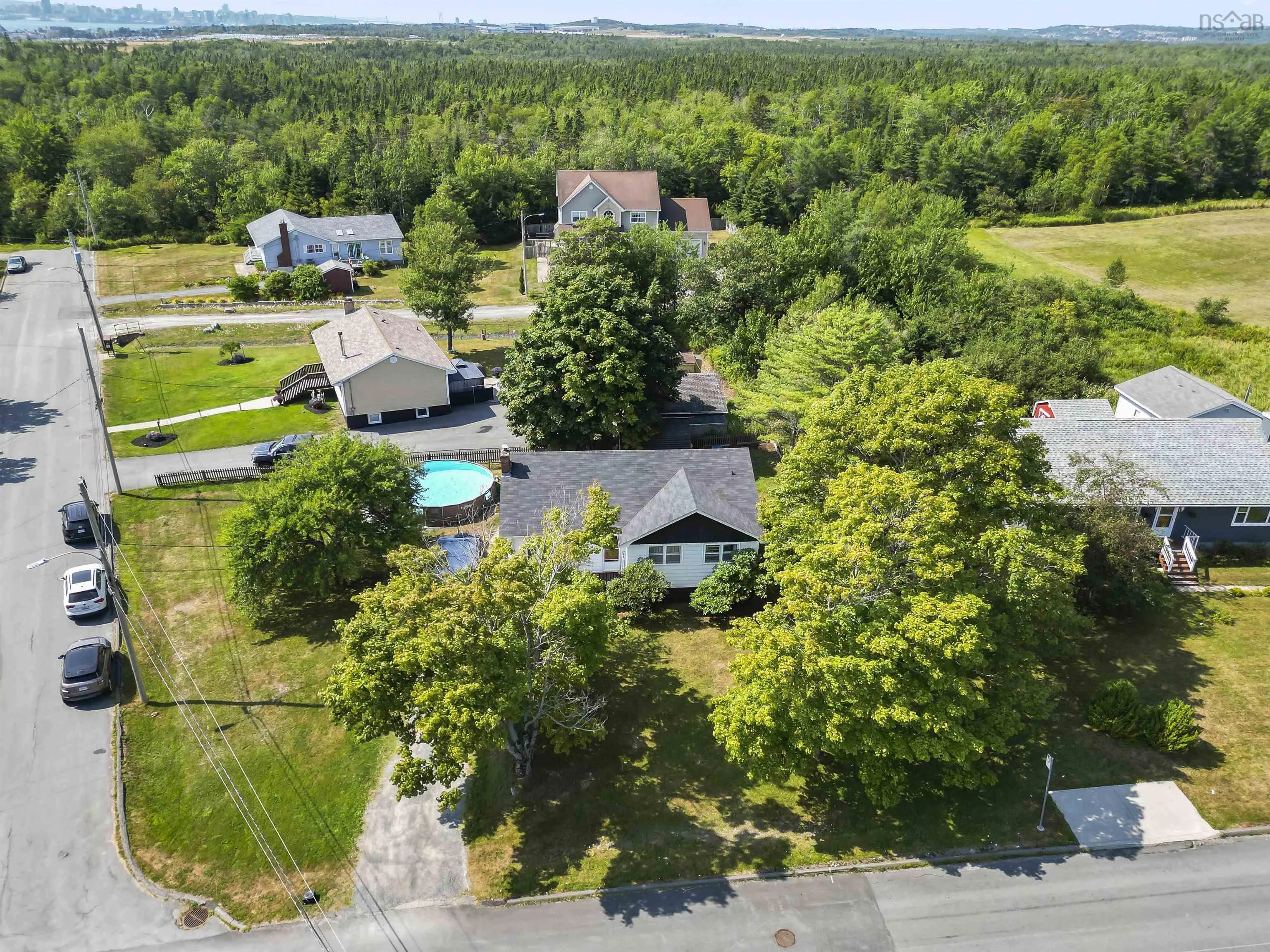 14 Hornes Rd, Eastern Passage, NS B3G 1N4, 4 Bedrooms Bedrooms, ,1 BathroomBathrooms,Residential,For Sale,Hornes,202520519