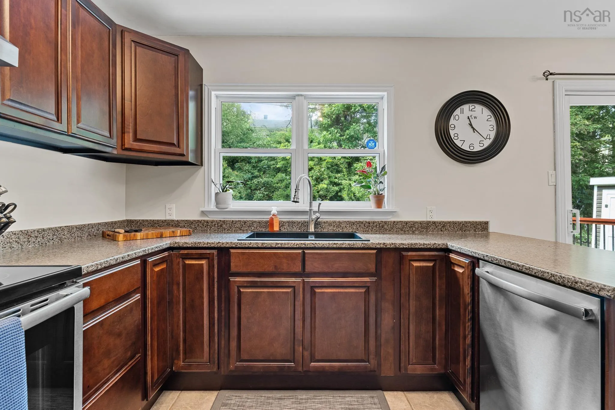 2 Candlewood Lane, Lower Sackville, NS B4C 1A5, 3 Bedrooms Bedrooms, ,2 BathroomsBathrooms,Residential,For Sale,Candlewood,202519892