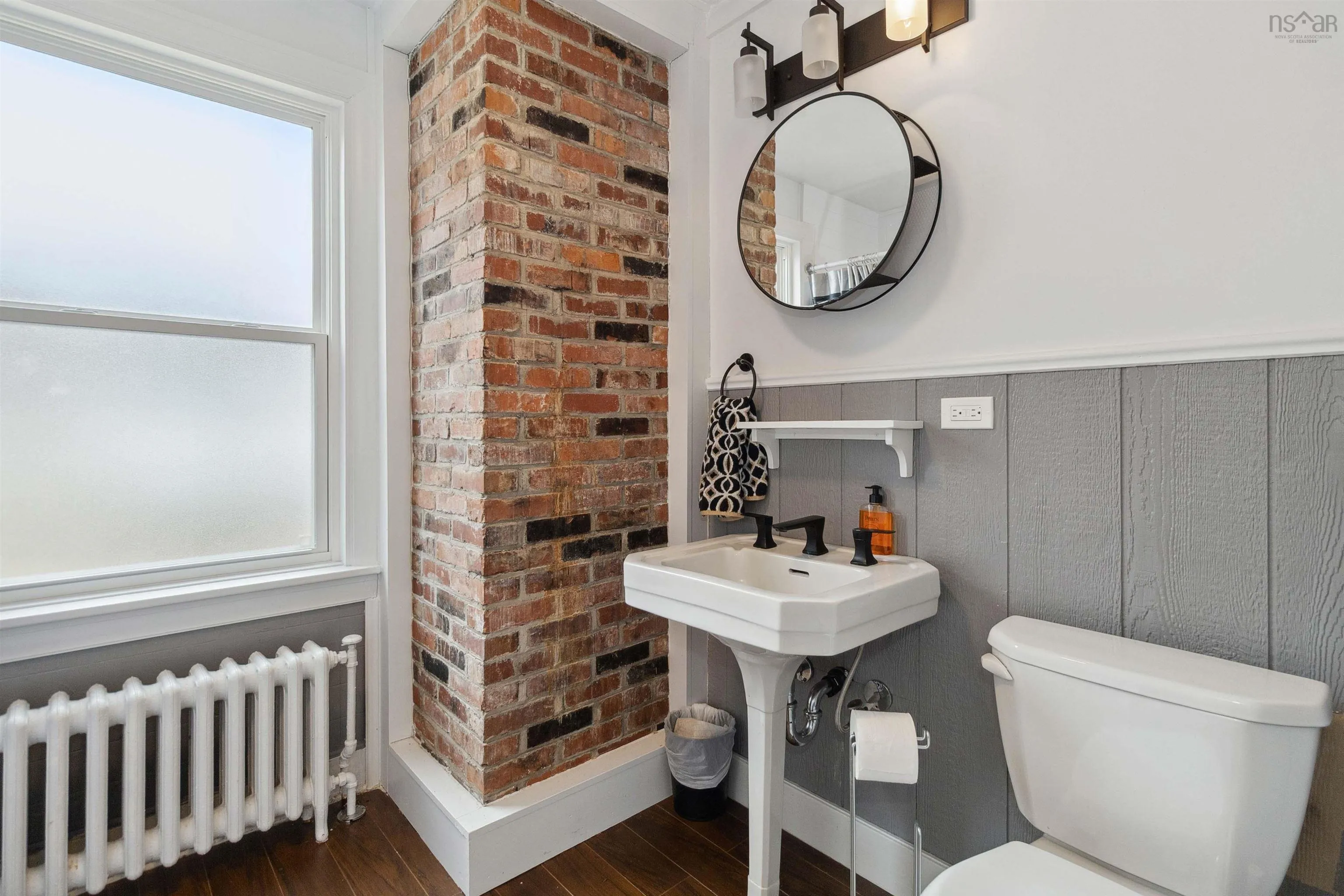 31 Main Street, Liverpool Ns B0t 1k0, 5 Bedrooms Bedrooms, ,Residential Income,For Sale,Main,202506611