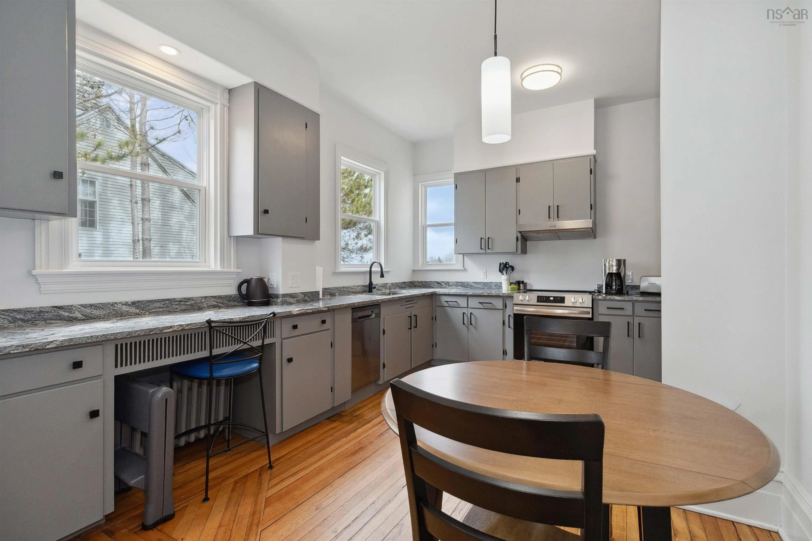 31 Main Street, Liverpool Ns B0t 1k0, 5 Bedrooms Bedrooms, ,Residential Income,For Sale,Main,202506611
