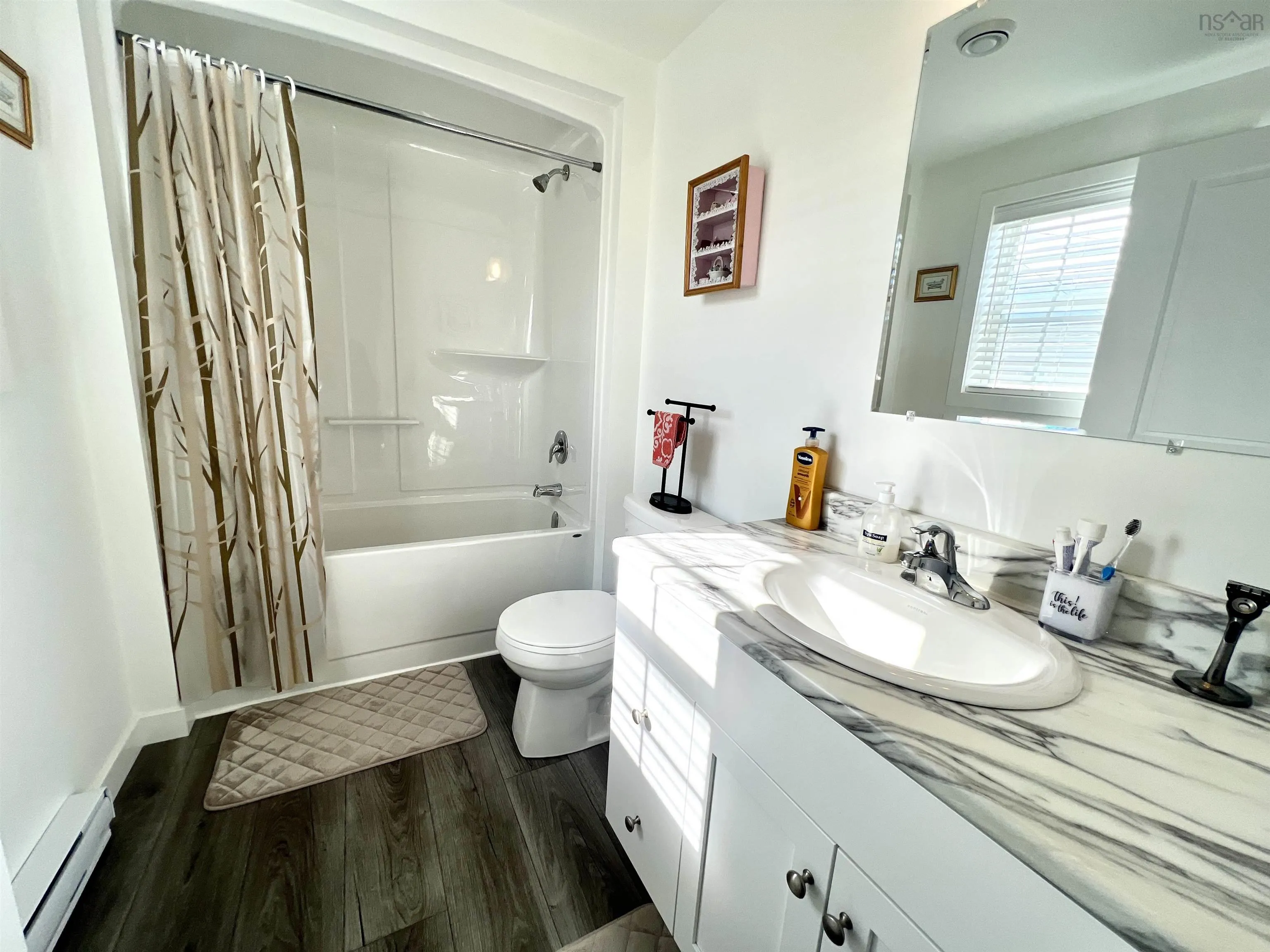 4 Macleod Avenue, Port Hawkesbury, NS B9A 3L5, 2 Bedrooms Bedrooms, ,2 BathroomsBathrooms,Residential,For Sale,Macleod,202519462