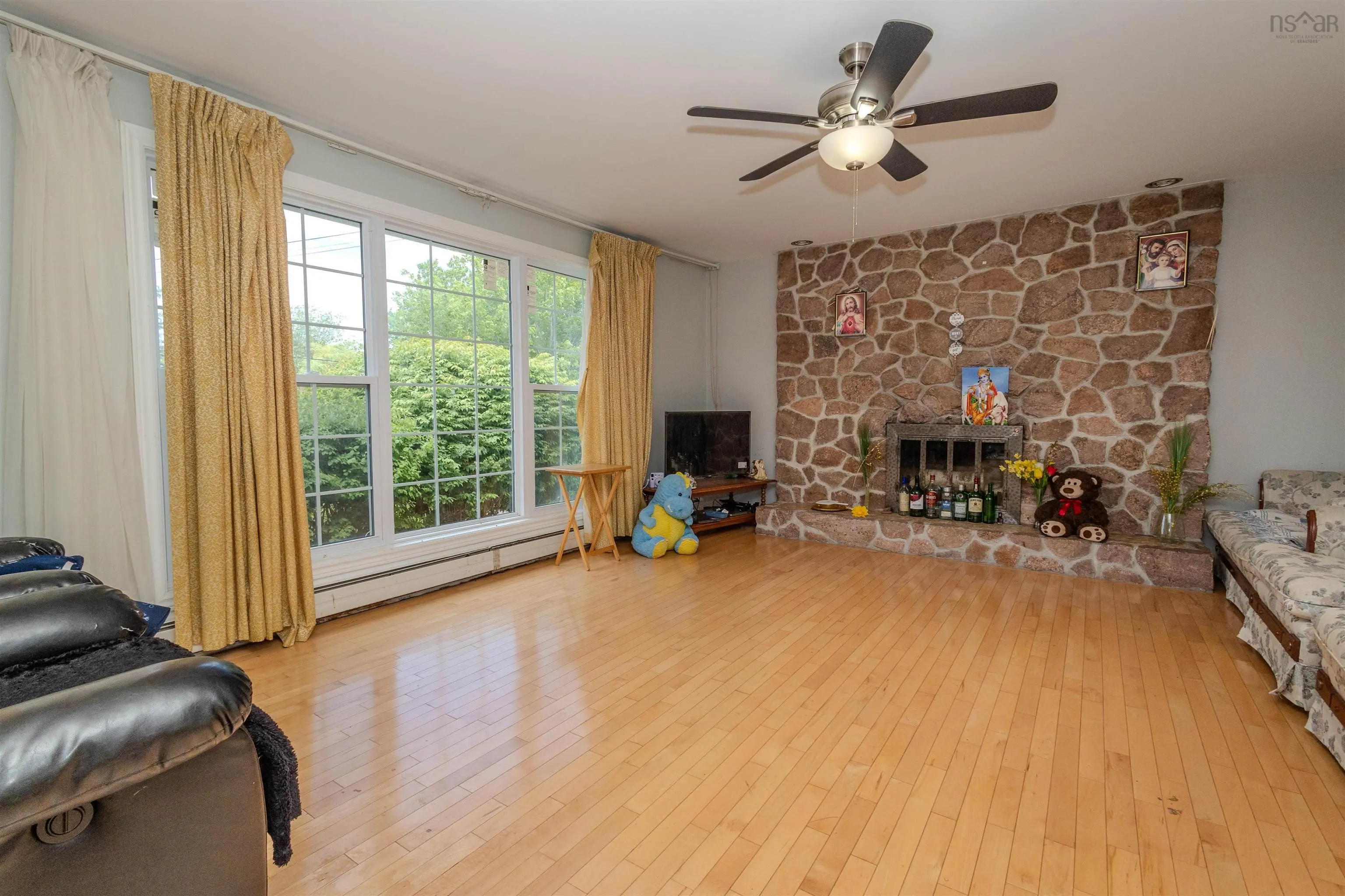 14 Tower Heights, Sydney, NS B1P 2C4, 7 Bedrooms Bedrooms, ,4 BathroomsBathrooms,Residential,For Sale,Tower,202520500