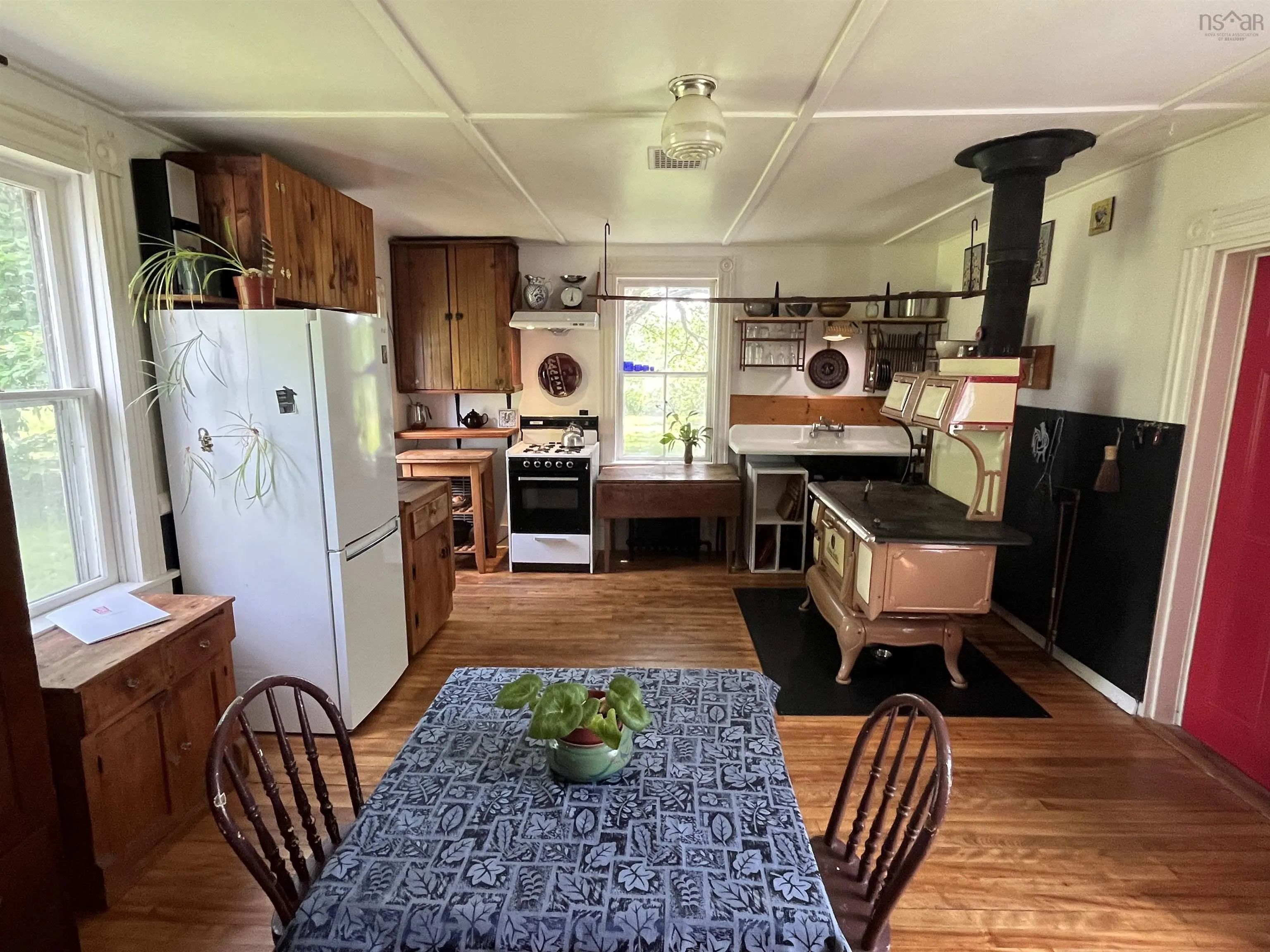 581 Stanburne Road, Stanburne Ns B0r 1a0, 4 Bedrooms Bedrooms, ,2 BathroomsBathrooms,Residential,For Sale,Stanburne,202504025