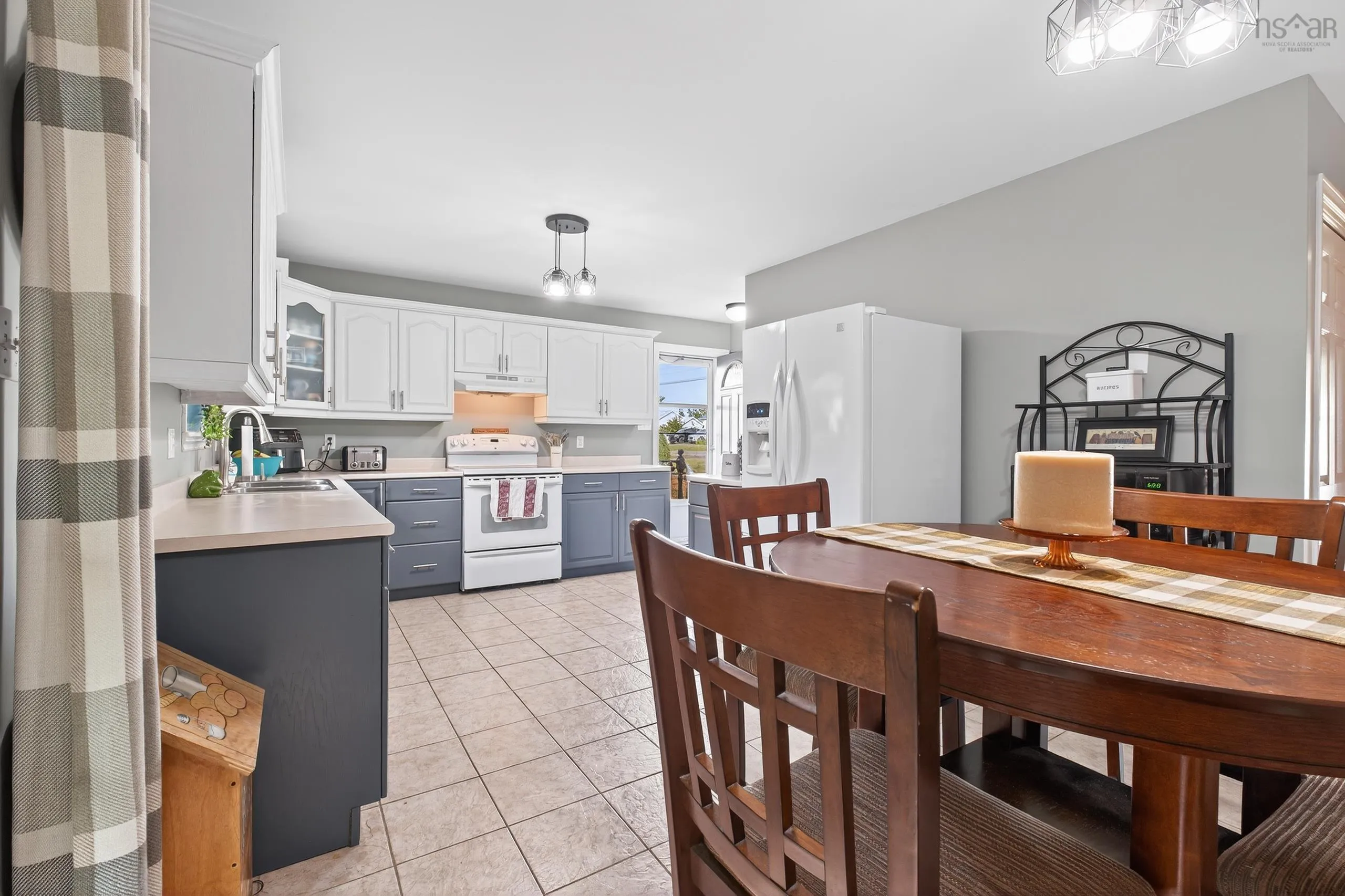 64 Mae Avenue, Sydney Mines, NS B1V 3J1, 4 Bedrooms Bedrooms, ,2 BathroomsBathrooms,Residential,For Sale,Mae,202519533