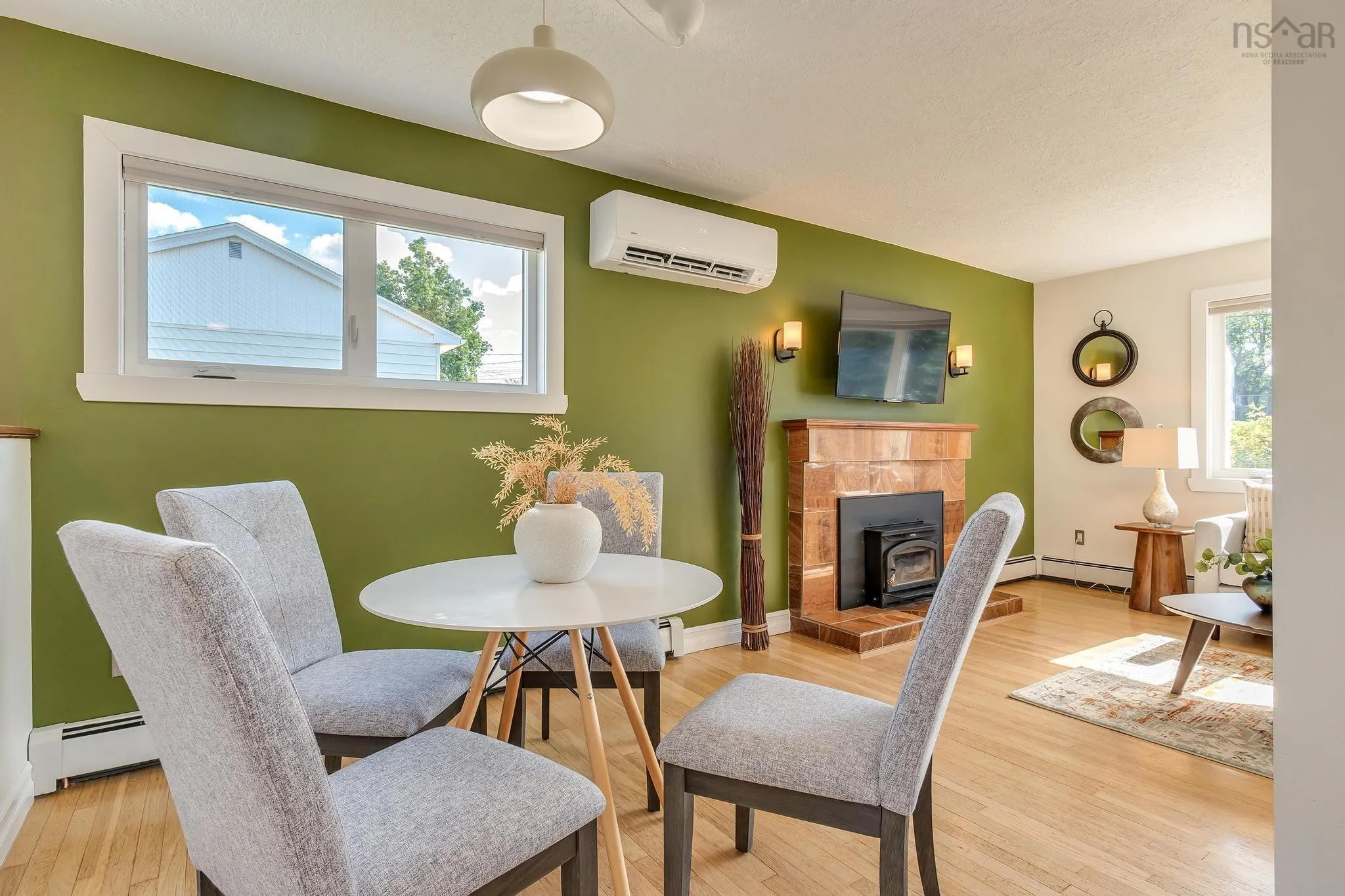 19 Ellen Drive, Dartmouth, NS B2W 2J7, 4 Bedrooms Bedrooms, ,2 BathroomsBathrooms,Residential,For Sale,Ellen,202518558