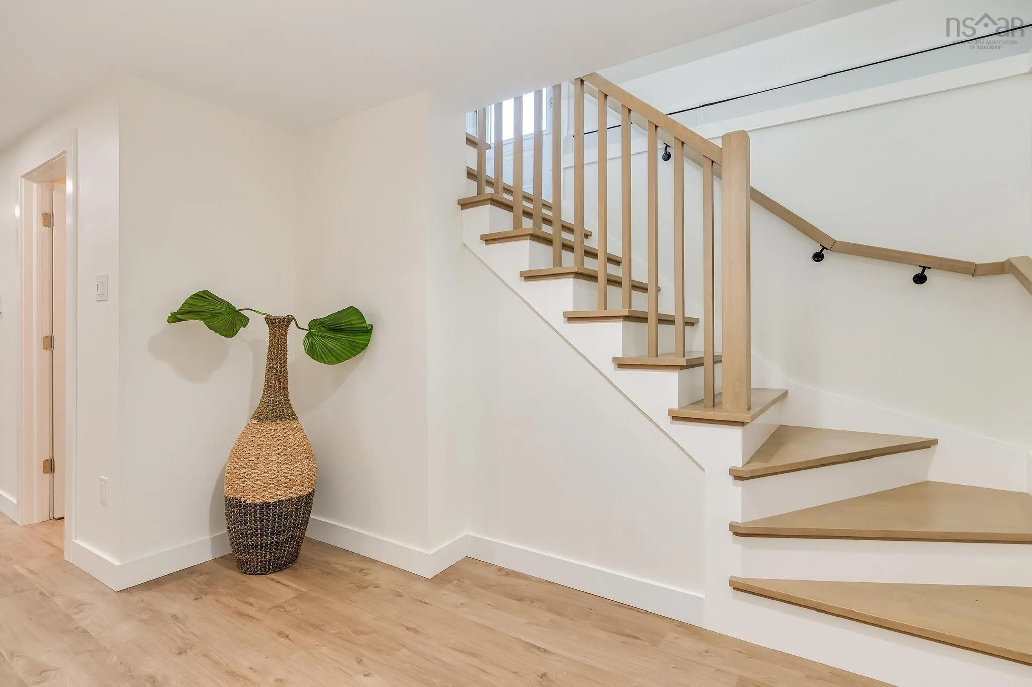 19 Ellen Drive, Dartmouth, NS B2W 2J7, 4 Bedrooms Bedrooms, ,2 BathroomsBathrooms,Residential,For Sale,Ellen,202518558