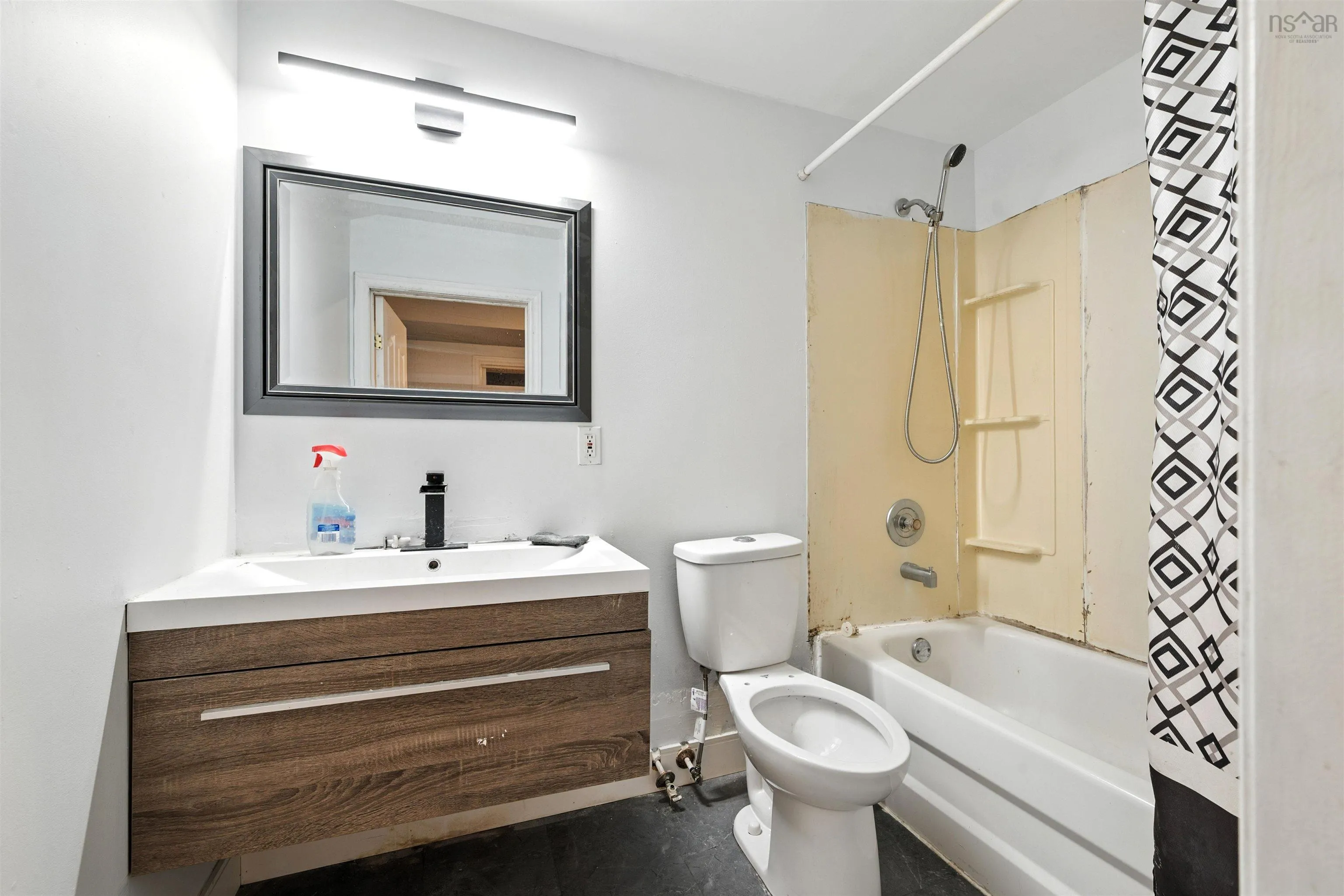 91 Oceanview Drive, Bedford, NS B4A 4H5, 5 Bedrooms Bedrooms, ,4 BathroomsBathrooms,Residential,For Sale,Oceanview,202522689