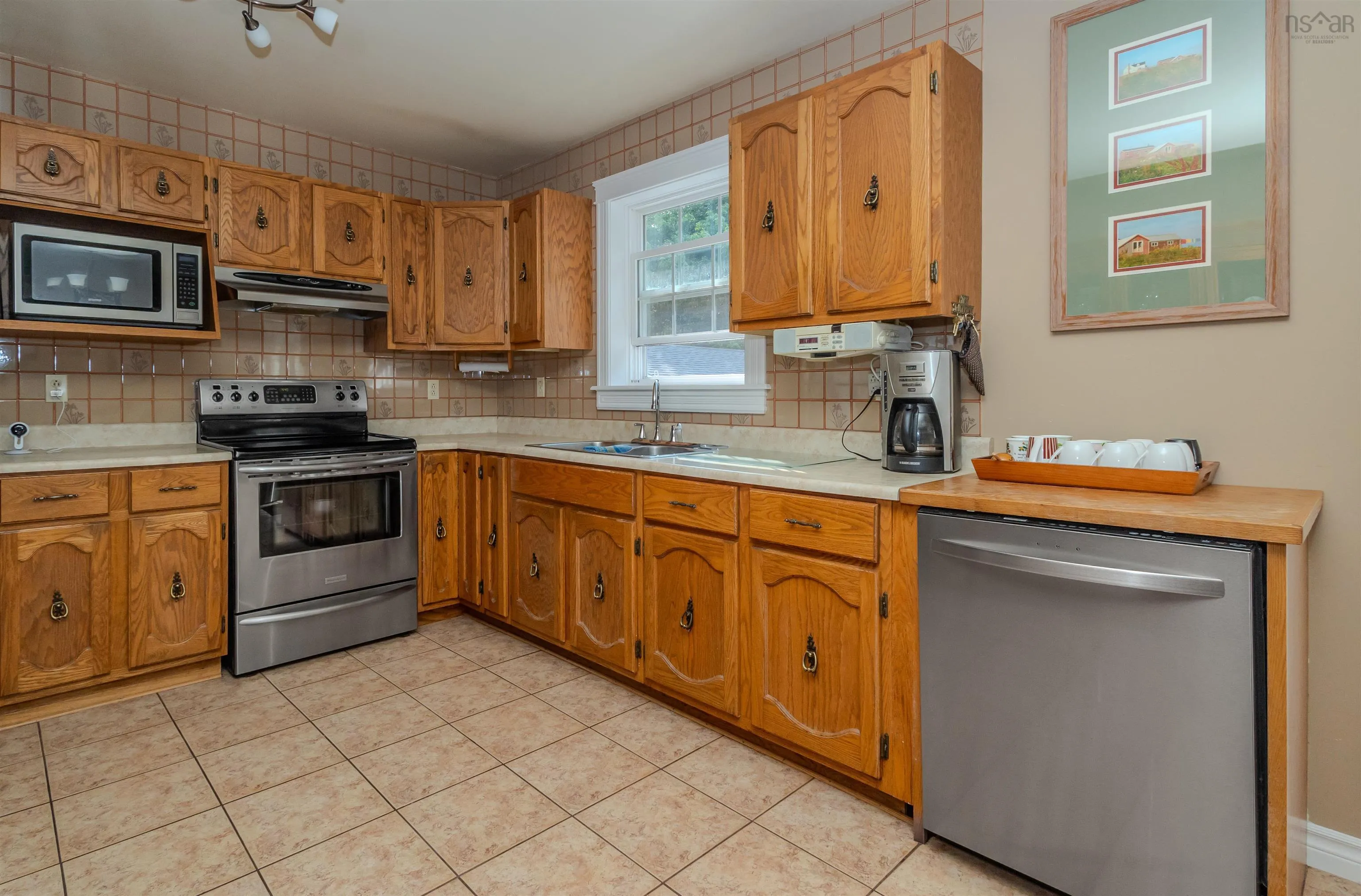 742 Cottage Road, Sydney, NS B1P 6S6, 4 Bedrooms Bedrooms, ,2 BathroomsBathrooms,Residential,For Sale,Cottage,202518873