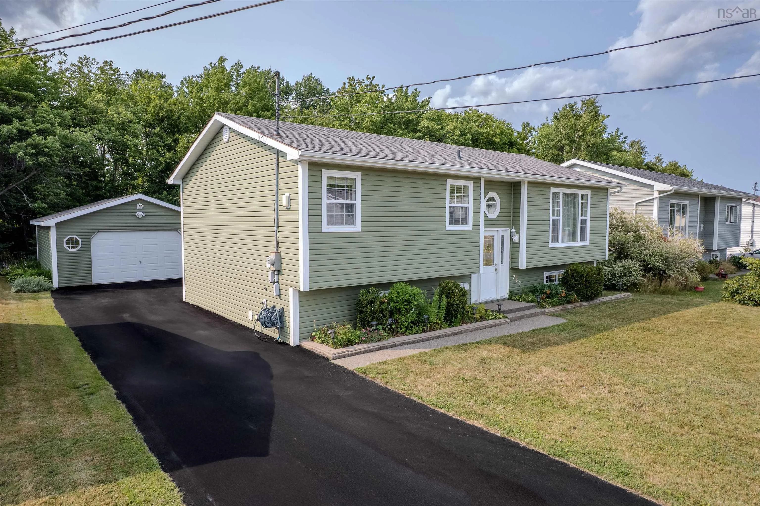 742 Cottage Road, Sydney, NS B1P 6S6, 4 Bedrooms Bedrooms, ,2 BathroomsBathrooms,Residential,For Sale,Cottage,202518873