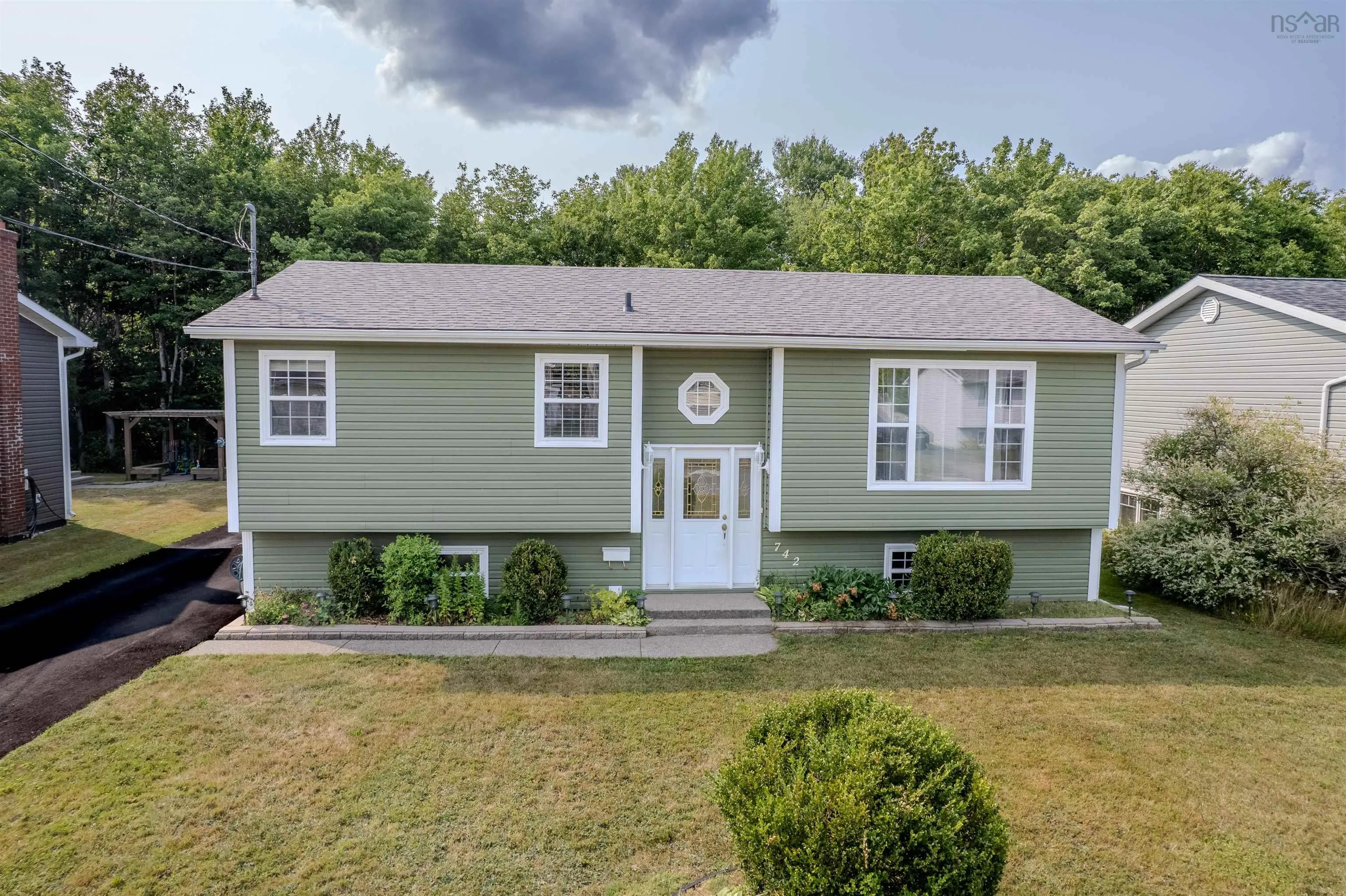742 Cottage Road, Sydney, NS B1P 6S6, 4 Bedrooms Bedrooms, ,2 BathroomsBathrooms,Residential,For Sale,Cottage,202518873
