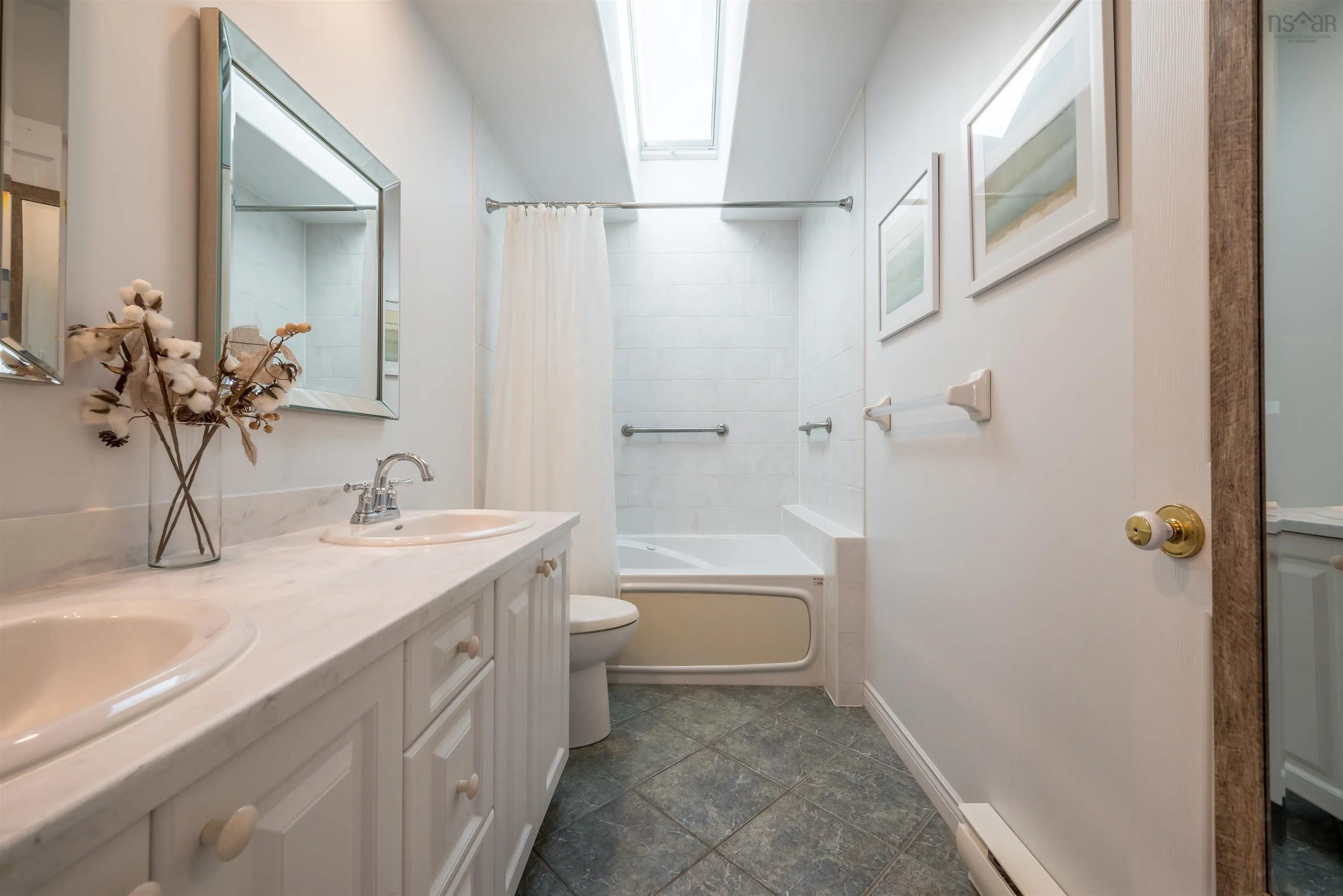 102-5800 Tower Terrace, Halifax, NS B3H 1R5, 3 Bedrooms Bedrooms, ,3 BathroomsBathrooms,Residential,For Sale,Tower,202523949
