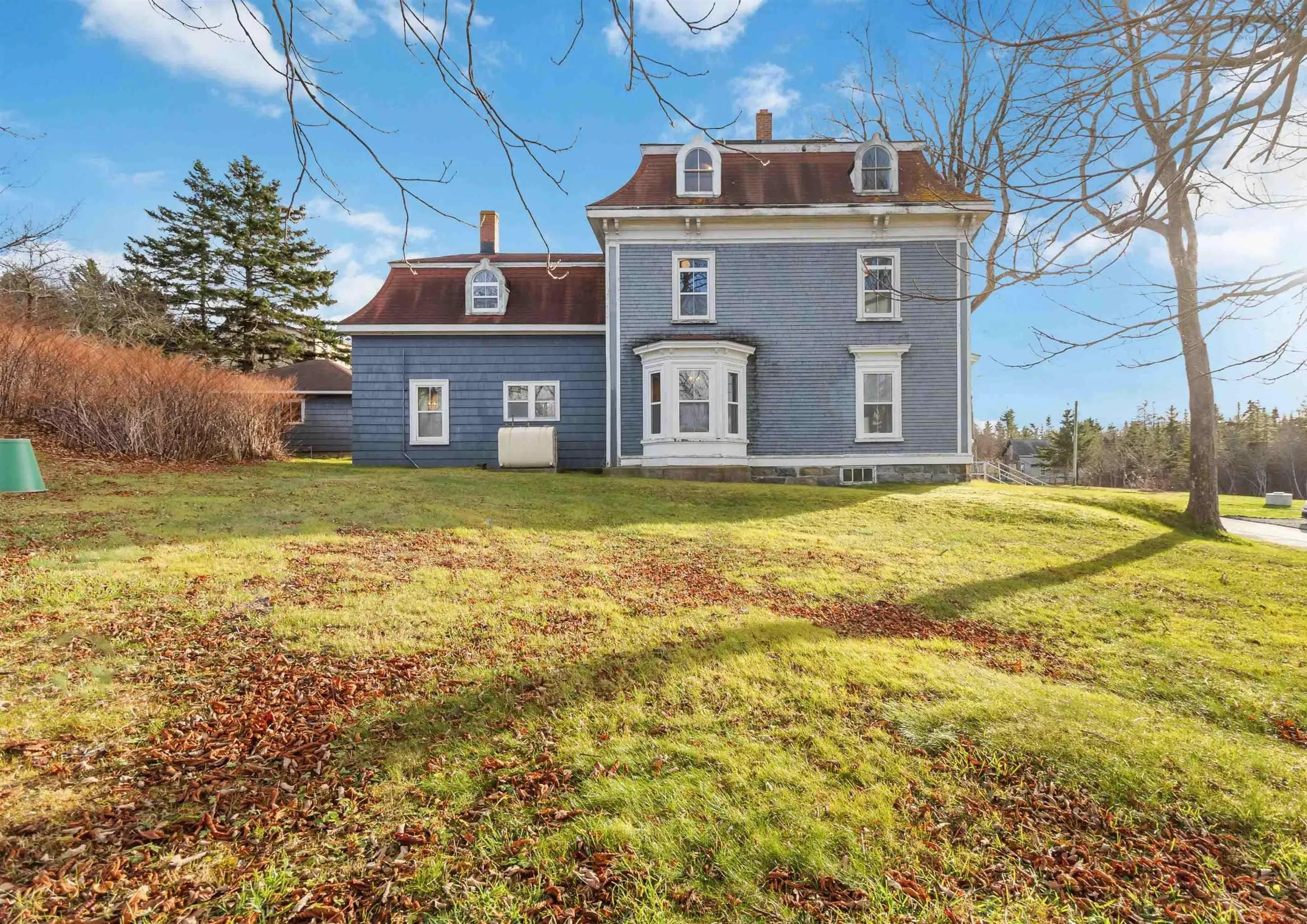 21 John Street, Lockeport Ns B0t 1l0, 9 Bedrooms Bedrooms, ,3 BathroomsBathrooms,Residential,For Sale,John,202509744