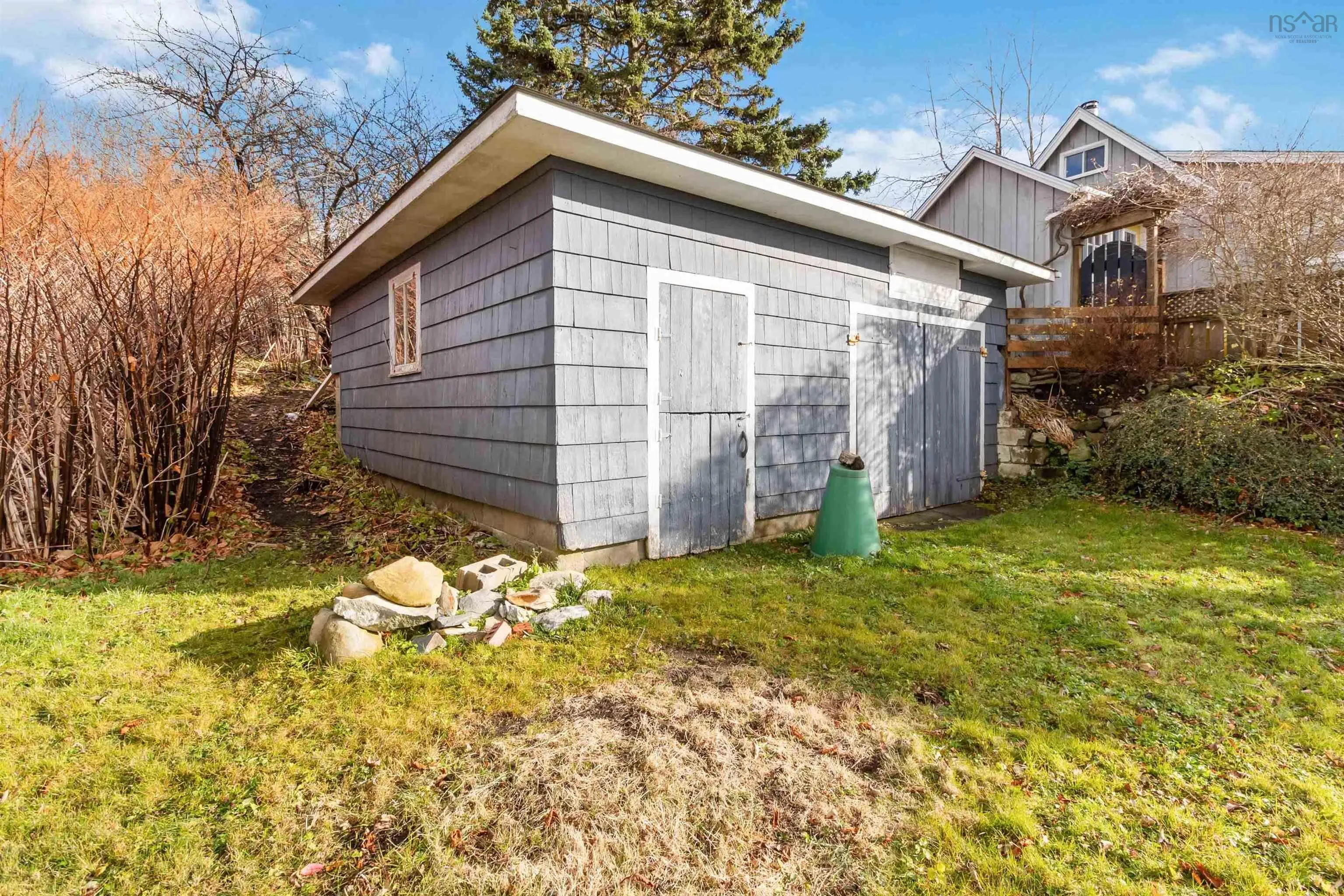 21 John Street, Lockeport Ns B0t 1l0, 9 Bedrooms Bedrooms, ,3 BathroomsBathrooms,Residential,For Sale,John,202509744