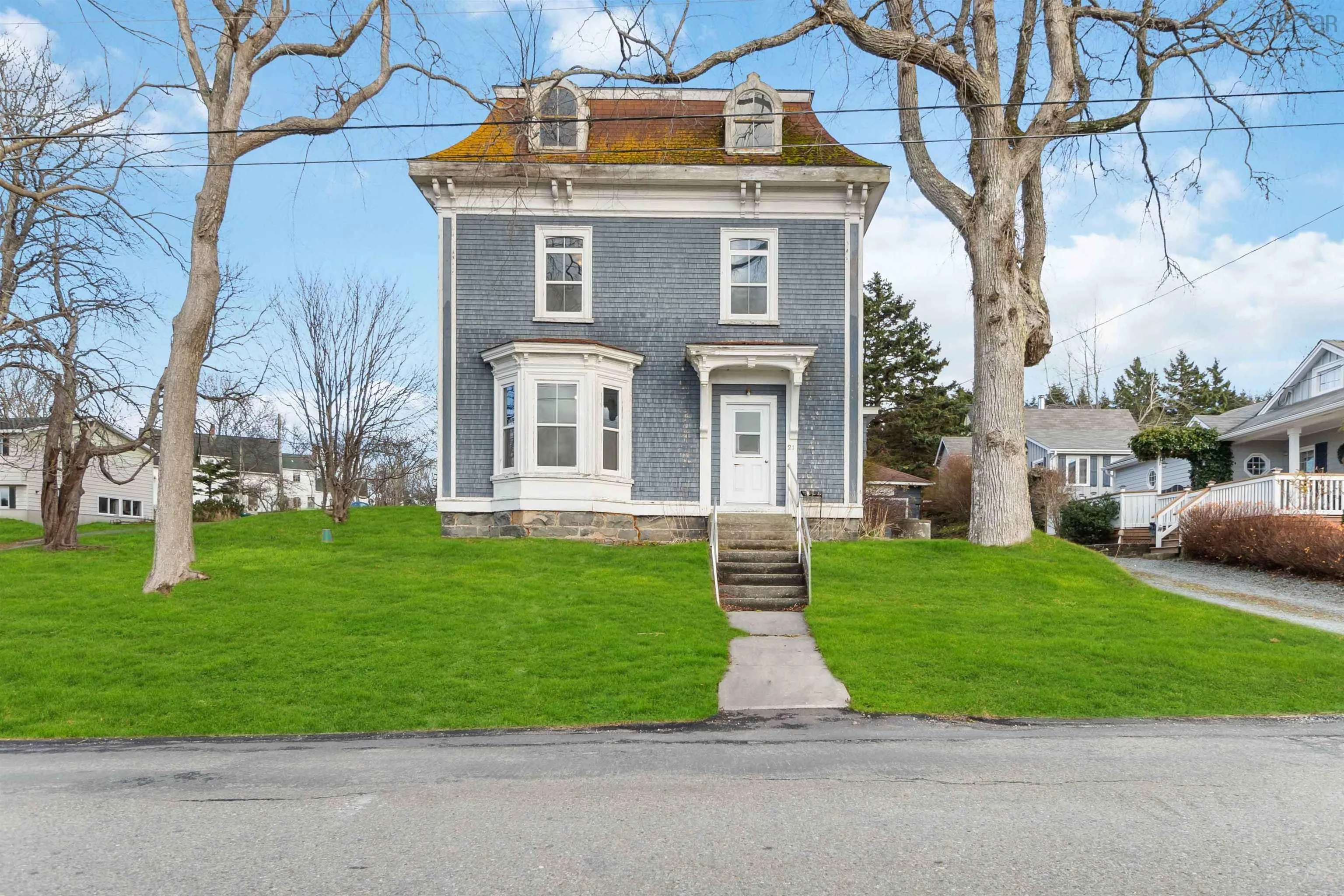21 John Street, Lockeport Ns B0t 1l0, 9 Bedrooms Bedrooms, ,3 BathroomsBathrooms,Residential,For Sale,John,202509744