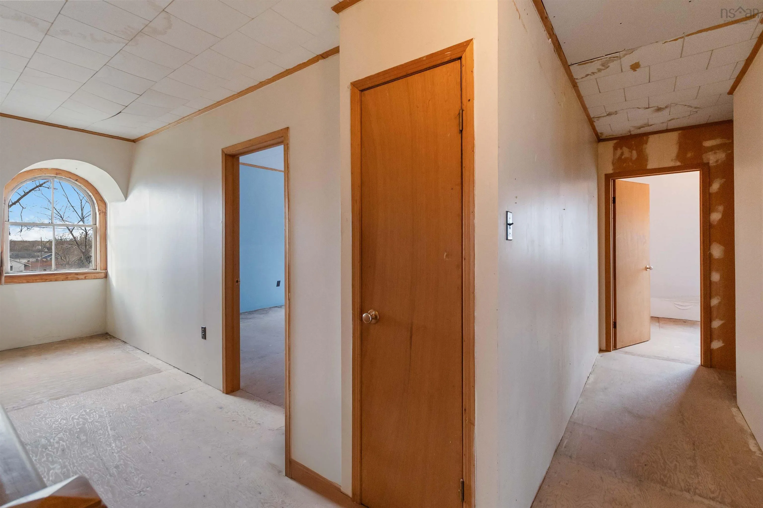 21 John Street, Lockeport Ns B0t 1l0, 9 Bedrooms Bedrooms, ,3 BathroomsBathrooms,Residential,For Sale,John,202509744
