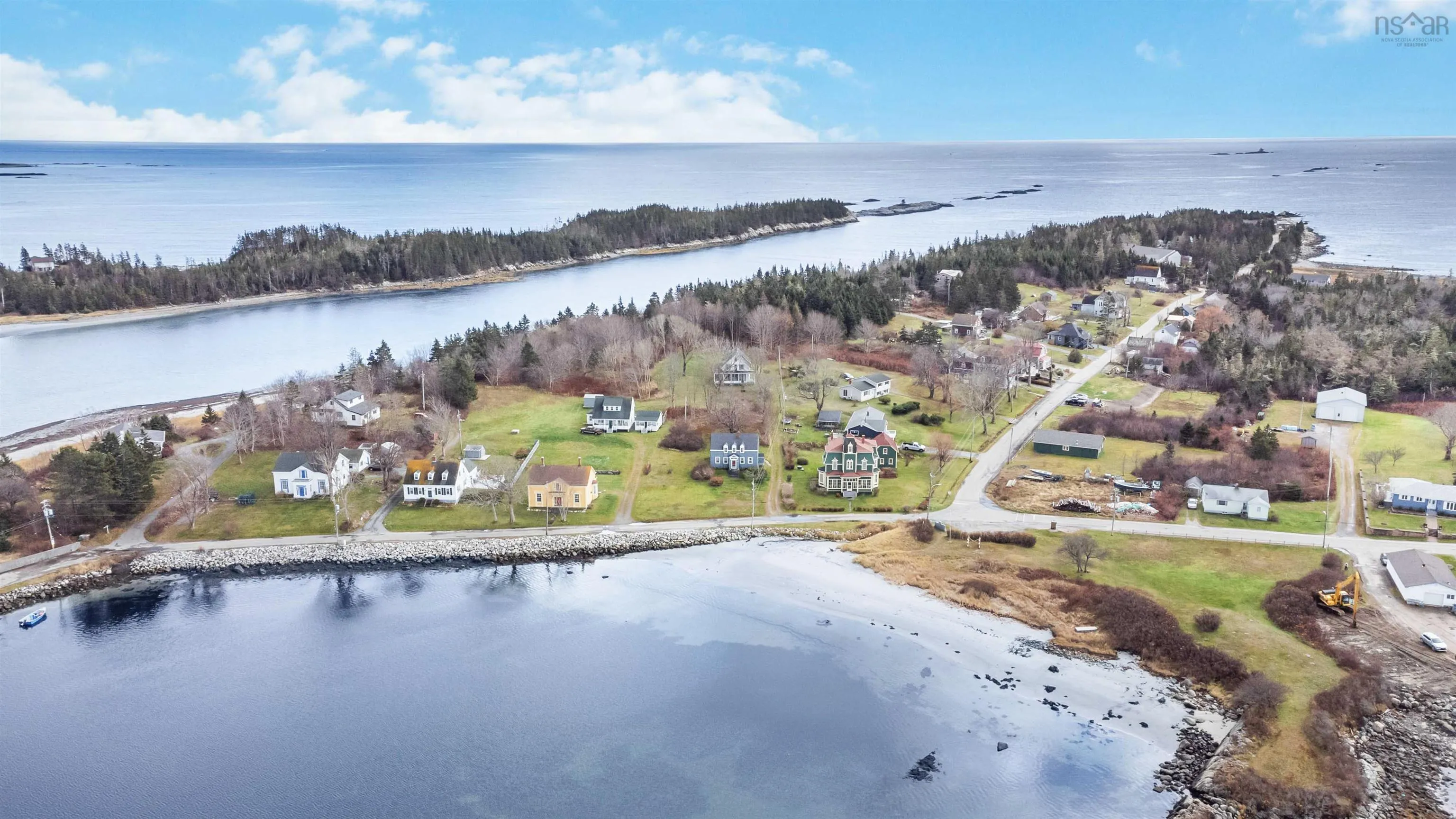 21 John Street, Lockeport Ns B0t 1l0, 9 Bedrooms Bedrooms, ,3 BathroomsBathrooms,Residential,For Sale,John,202509744