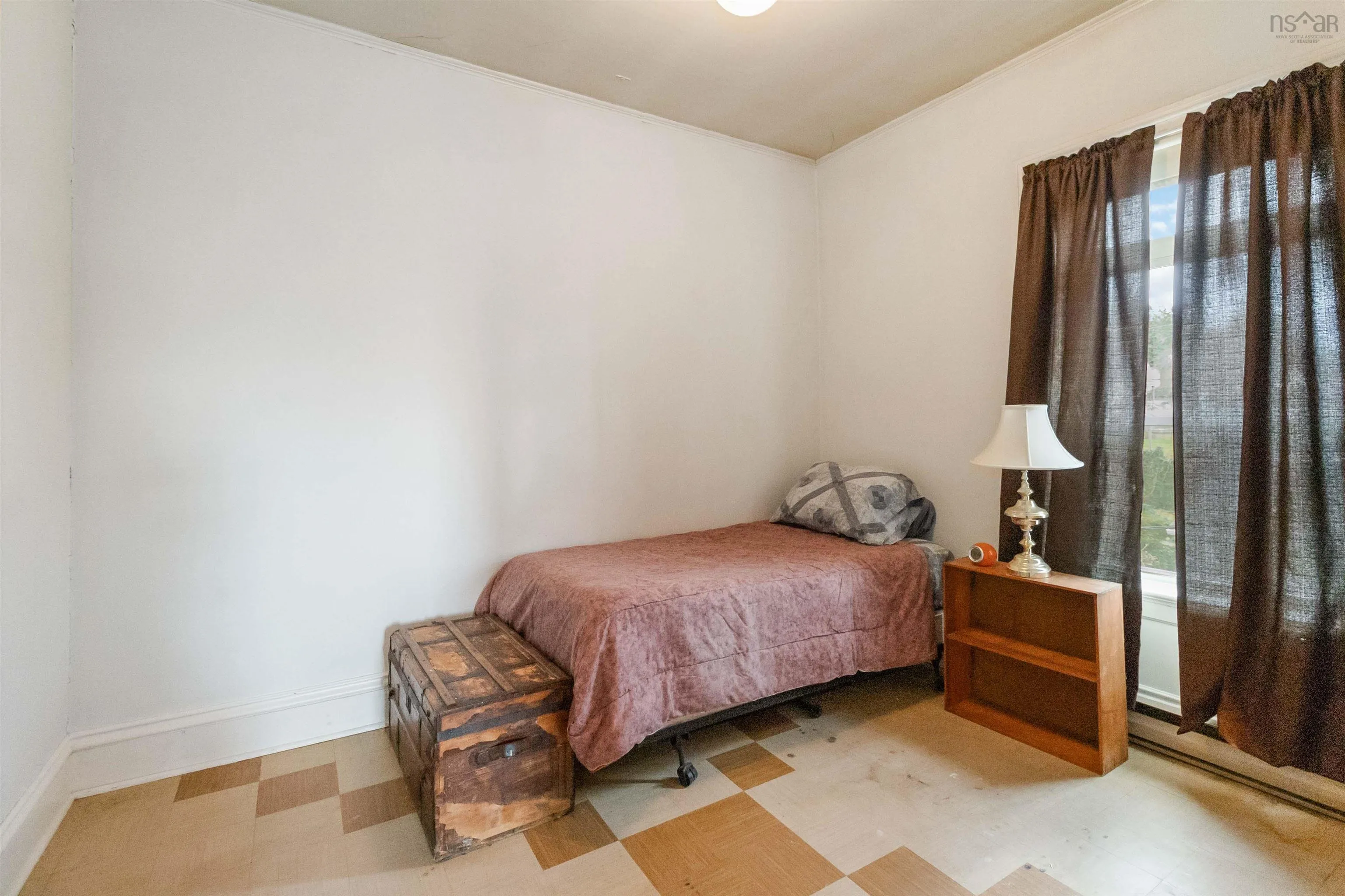 21 John Street, Lockeport Ns B0t 1l0, 9 Bedrooms Bedrooms, ,3 BathroomsBathrooms,Residential,For Sale,John,202509744