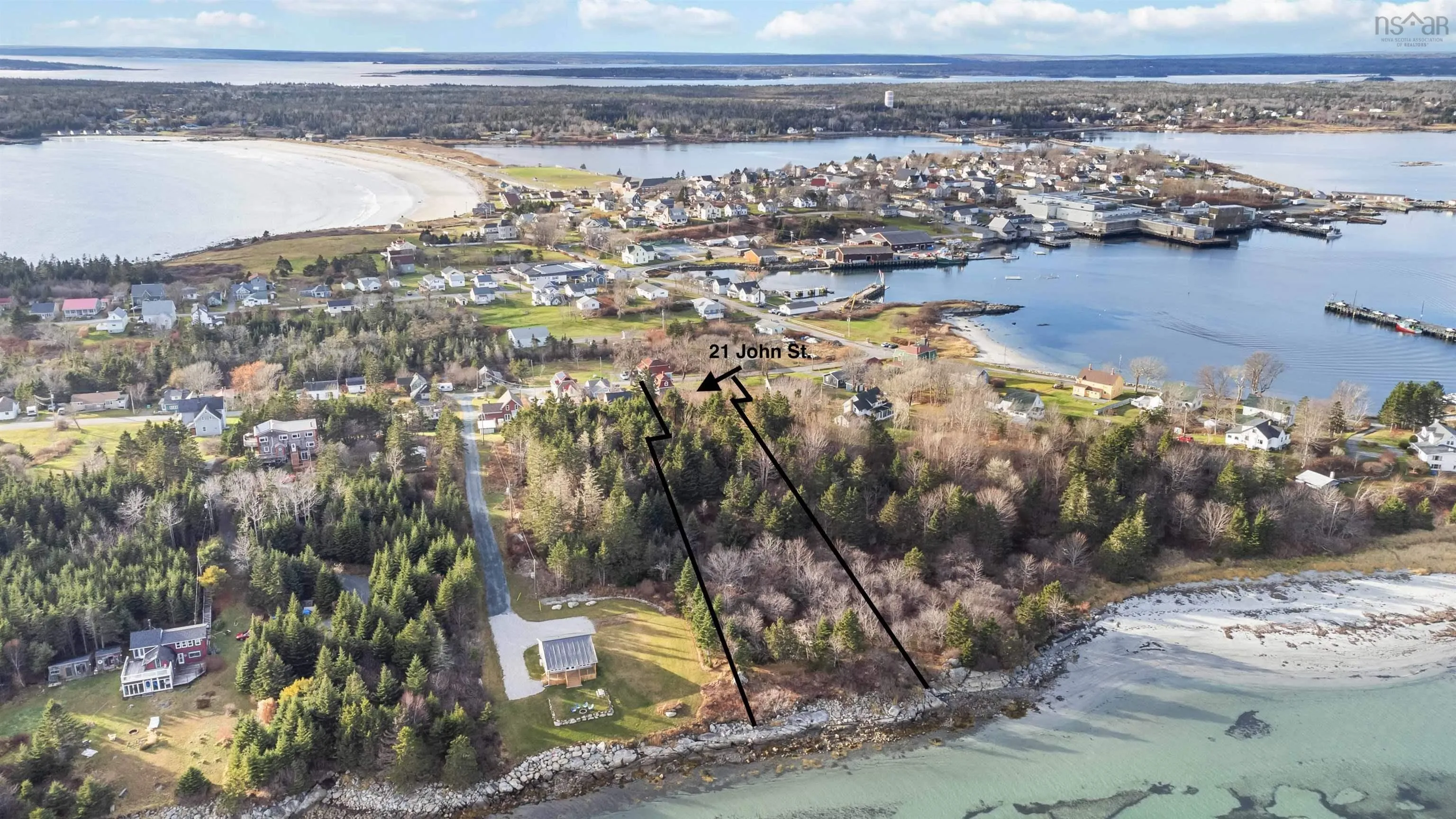 21 John Street, Lockeport Ns B0t 1l0, 9 Bedrooms Bedrooms, ,3 BathroomsBathrooms,Residential,For Sale,John,202509744