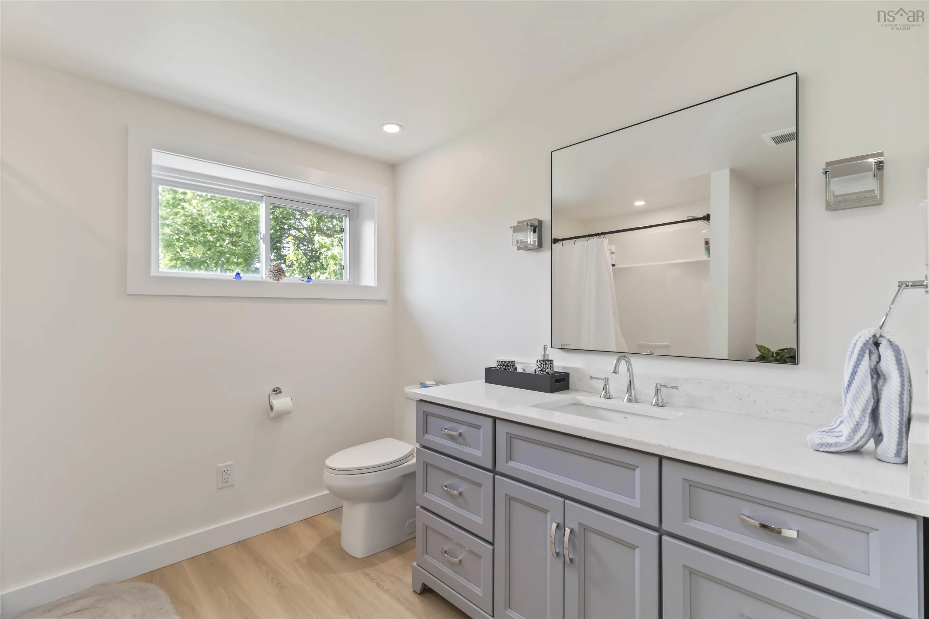 98 Wildwood Boulevard, Dartmouth, NS B2W 2M1, 4 Bedrooms Bedrooms, ,2 BathroomsBathrooms,Residential,For Sale,Wildwood,202515949
