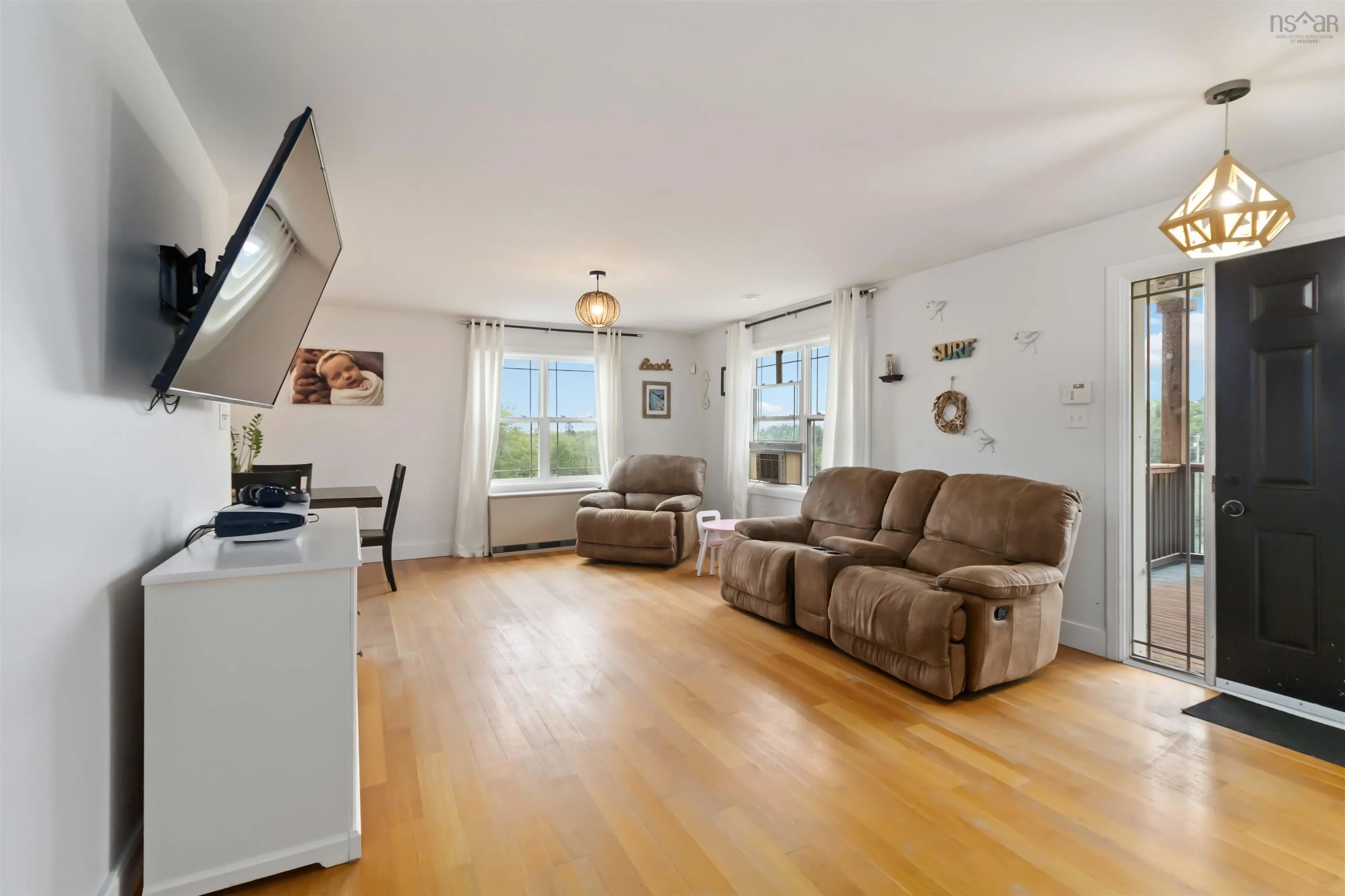 413 East Uniacke Road, Mount Uniacke, NS B0N 1Z0, 4 Bedrooms Bedrooms, ,3 BathroomsBathrooms,Residential,For Sale,East Uniacke,202519430