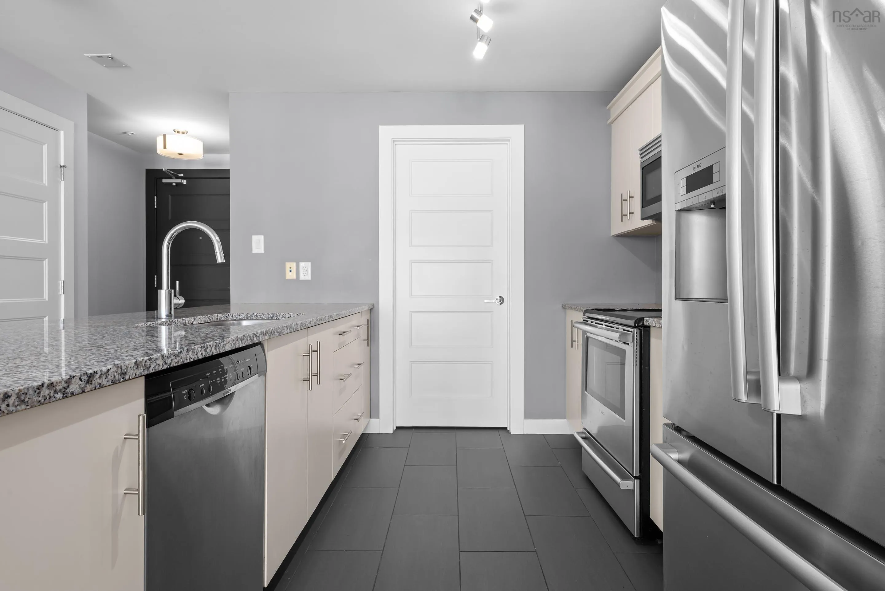 506-15 Kings Wharf Place, Dartmouth, NS B2Y 0C2, 2 Bedrooms Bedrooms, ,2 BathroomsBathrooms,Residential,For Sale,Kings Wharf,202520040