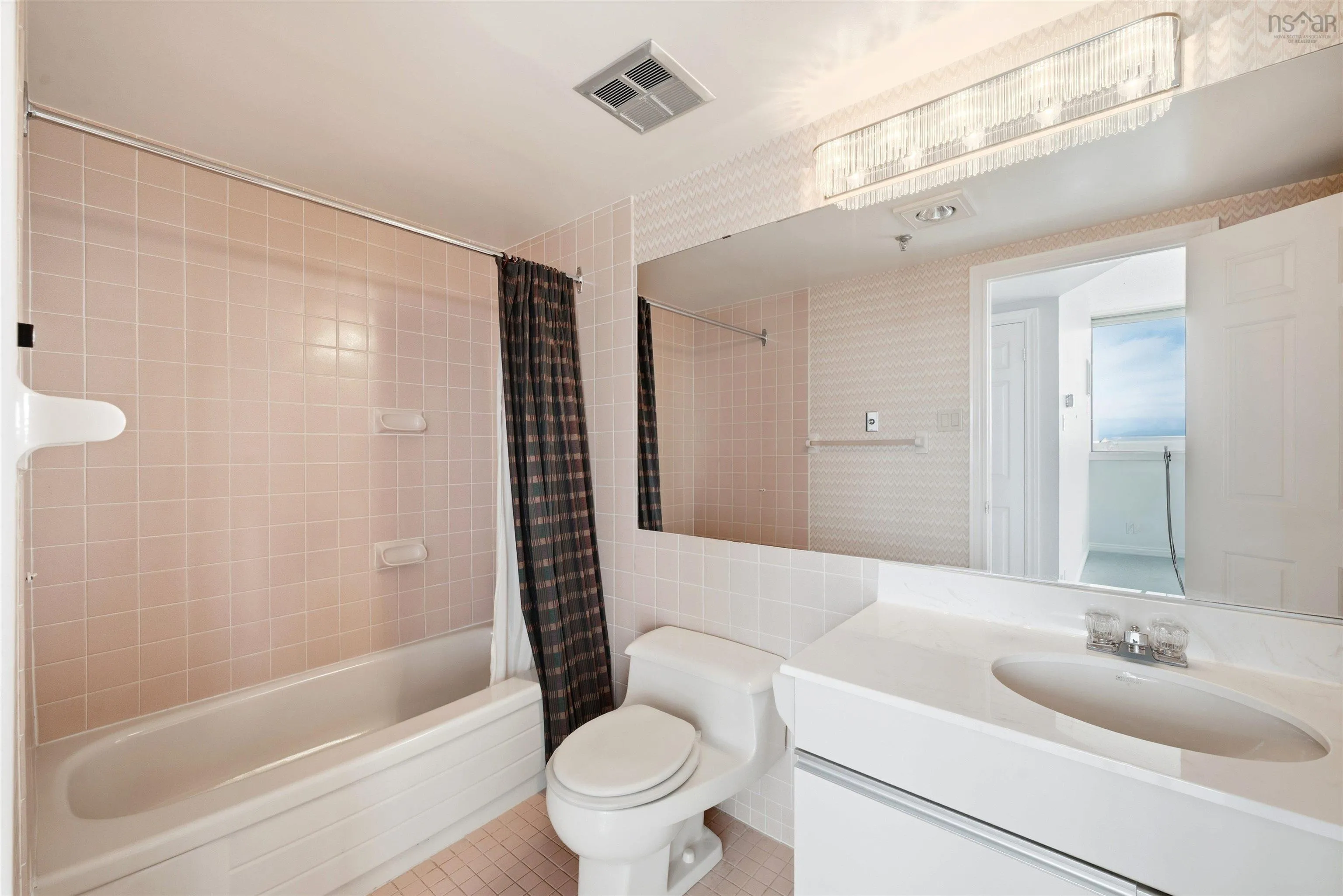 1 Prince Street, Dartmouth, NS B2Y 4L3, 2 Bedrooms Bedrooms, ,2 BathroomsBathrooms,Residential,For Sale,Prince,202525556