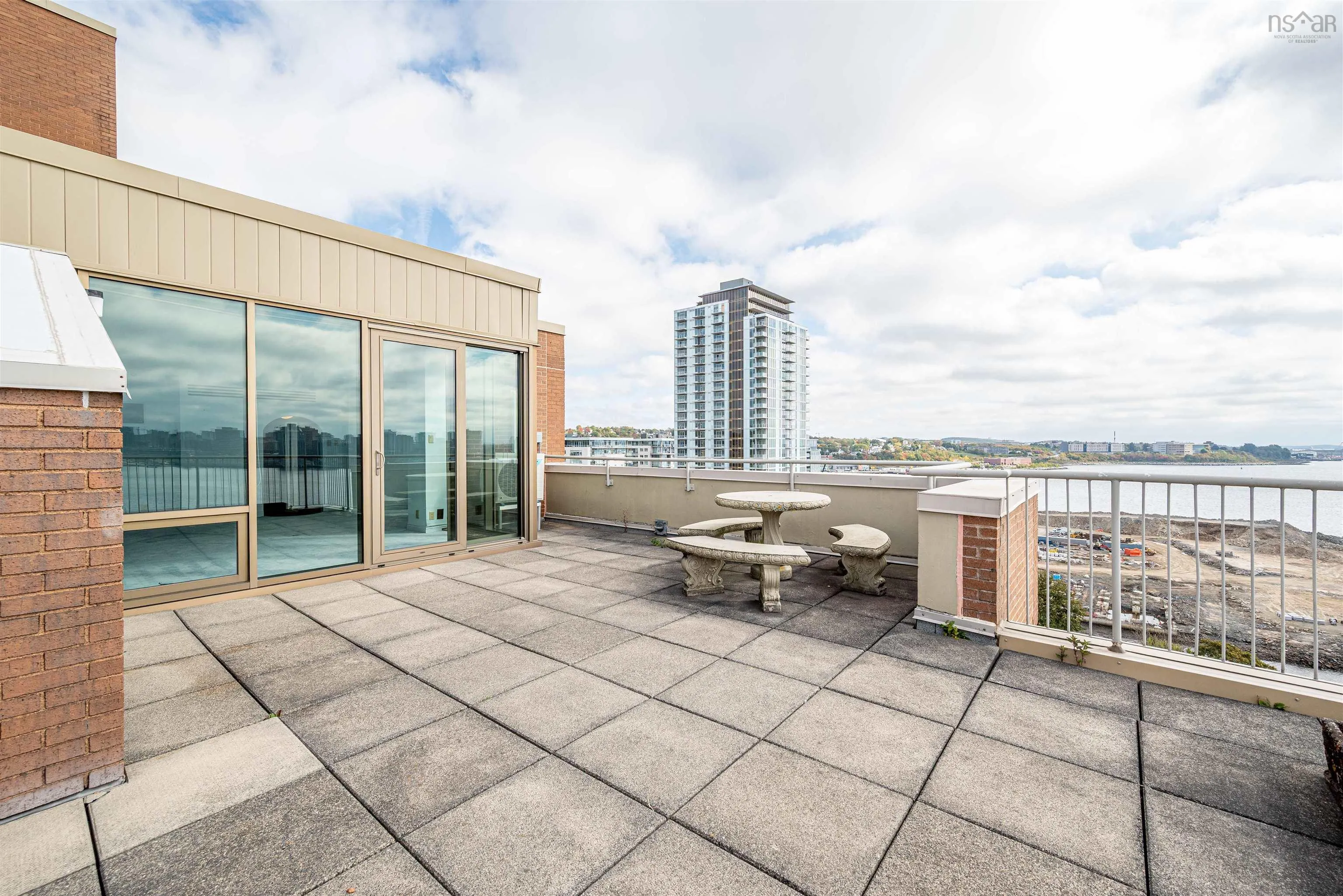 1 Prince Street, Dartmouth, NS B2Y 4L3, 2 Bedrooms Bedrooms, ,2 BathroomsBathrooms,Residential,For Sale,Prince,202525556