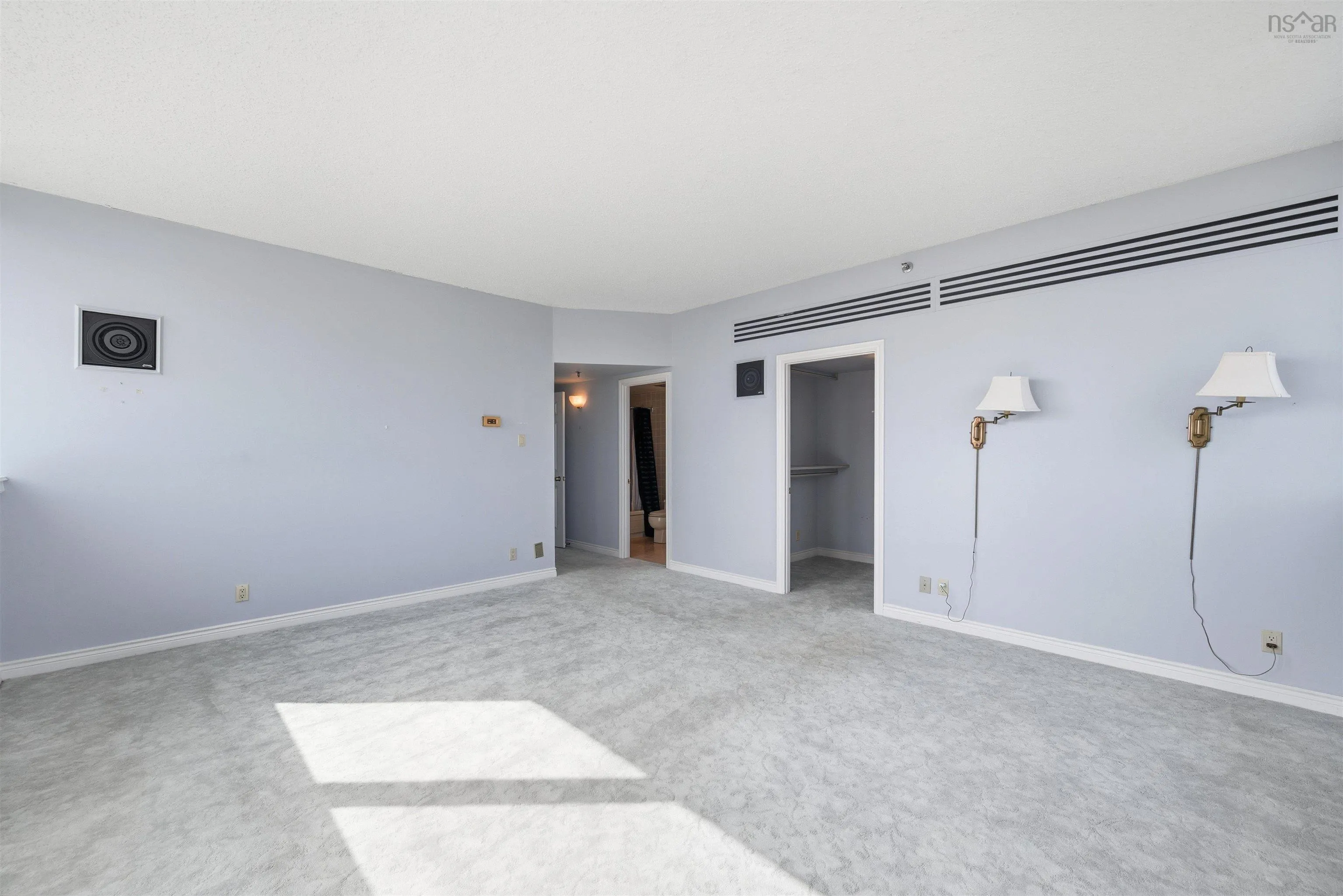 1 Prince Street, Dartmouth, NS B2Y 4L3, 2 Bedrooms Bedrooms, ,2 BathroomsBathrooms,Residential,For Sale,Prince,202525556