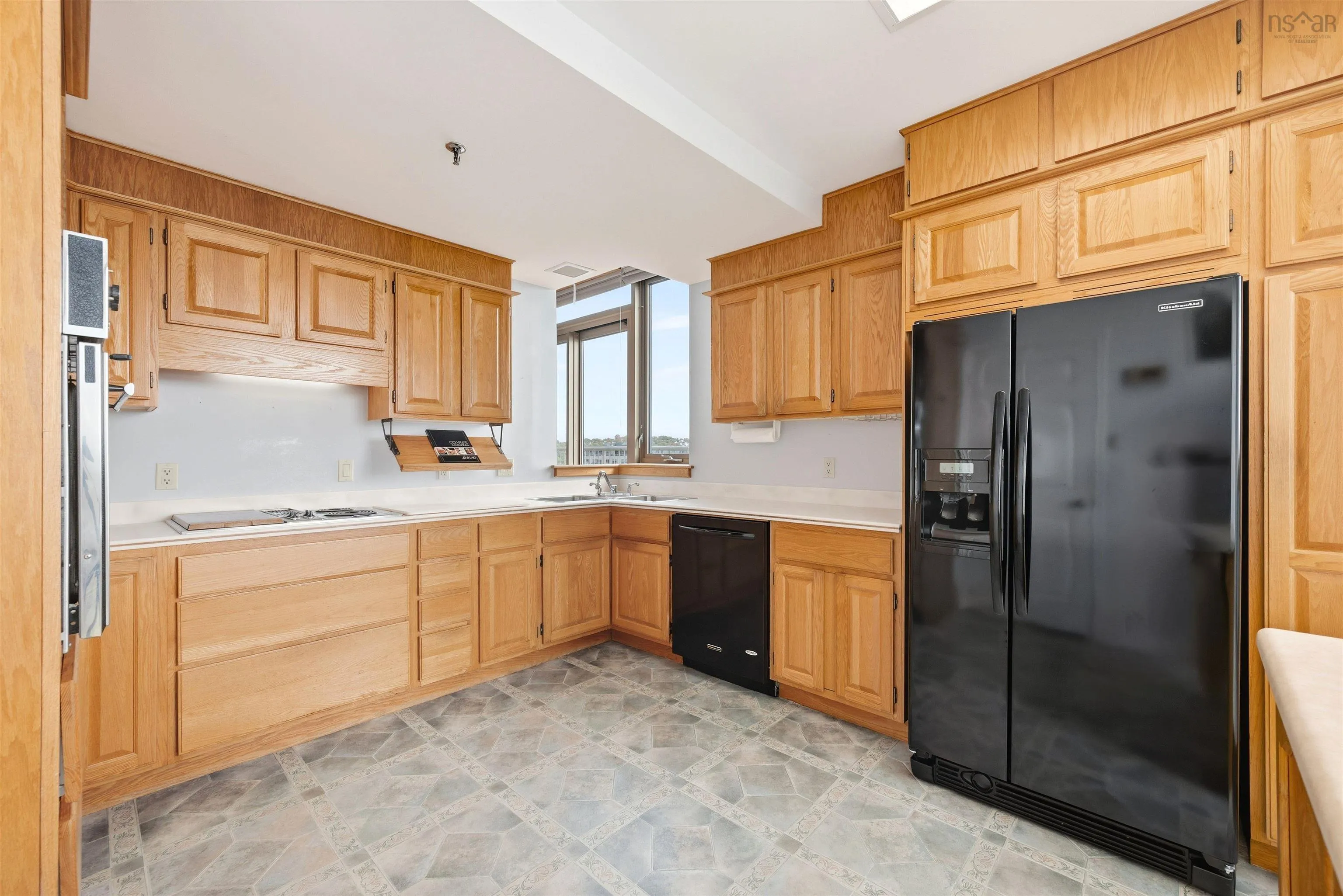 1 Prince Street, Dartmouth, NS B2Y 4L3, 2 Bedrooms Bedrooms, ,2 BathroomsBathrooms,Residential,For Sale,Prince,202525556