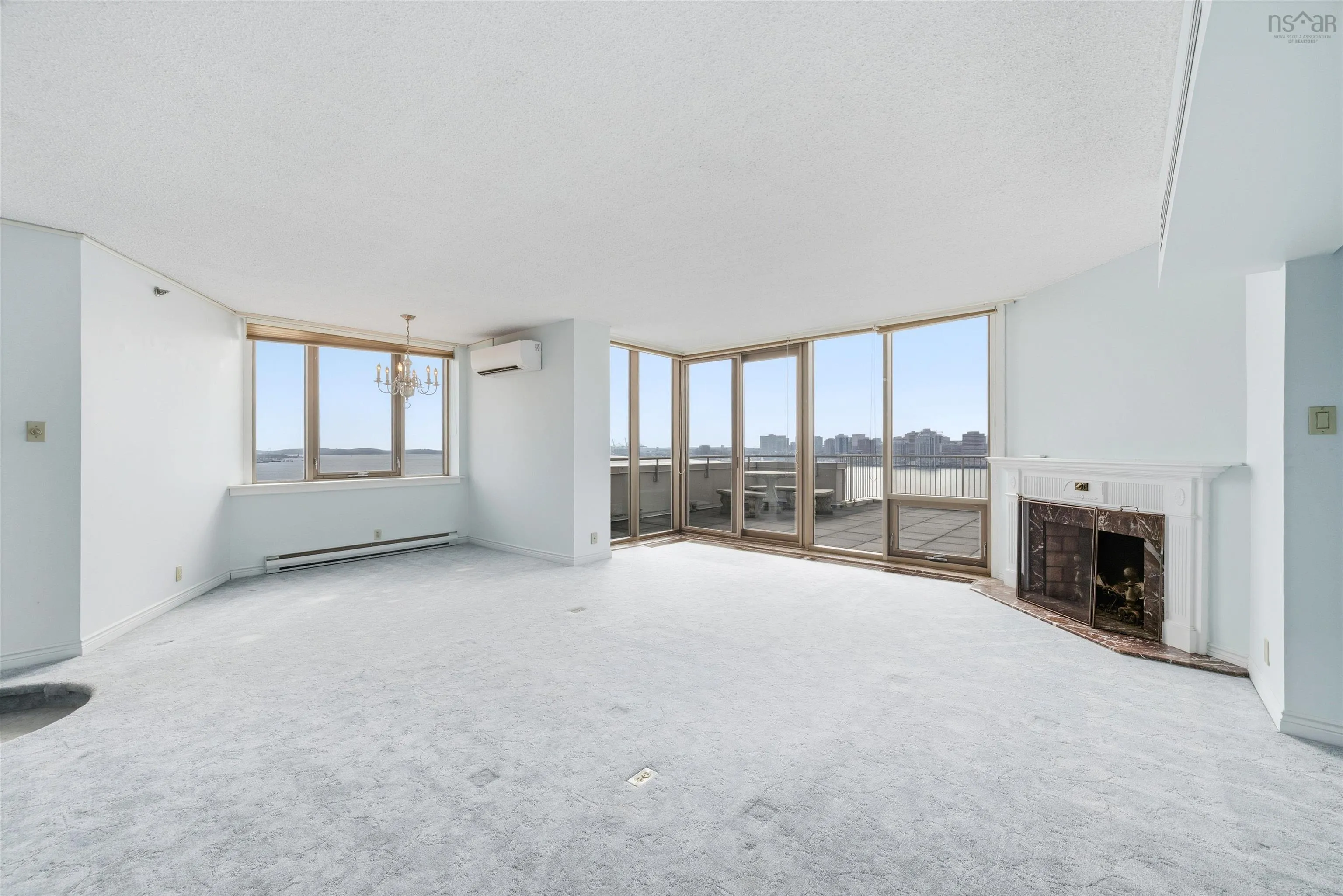 1 Prince Street, Dartmouth, NS B2Y 4L3, 2 Bedrooms Bedrooms, ,2 BathroomsBathrooms,Residential,For Sale,Prince,202525556