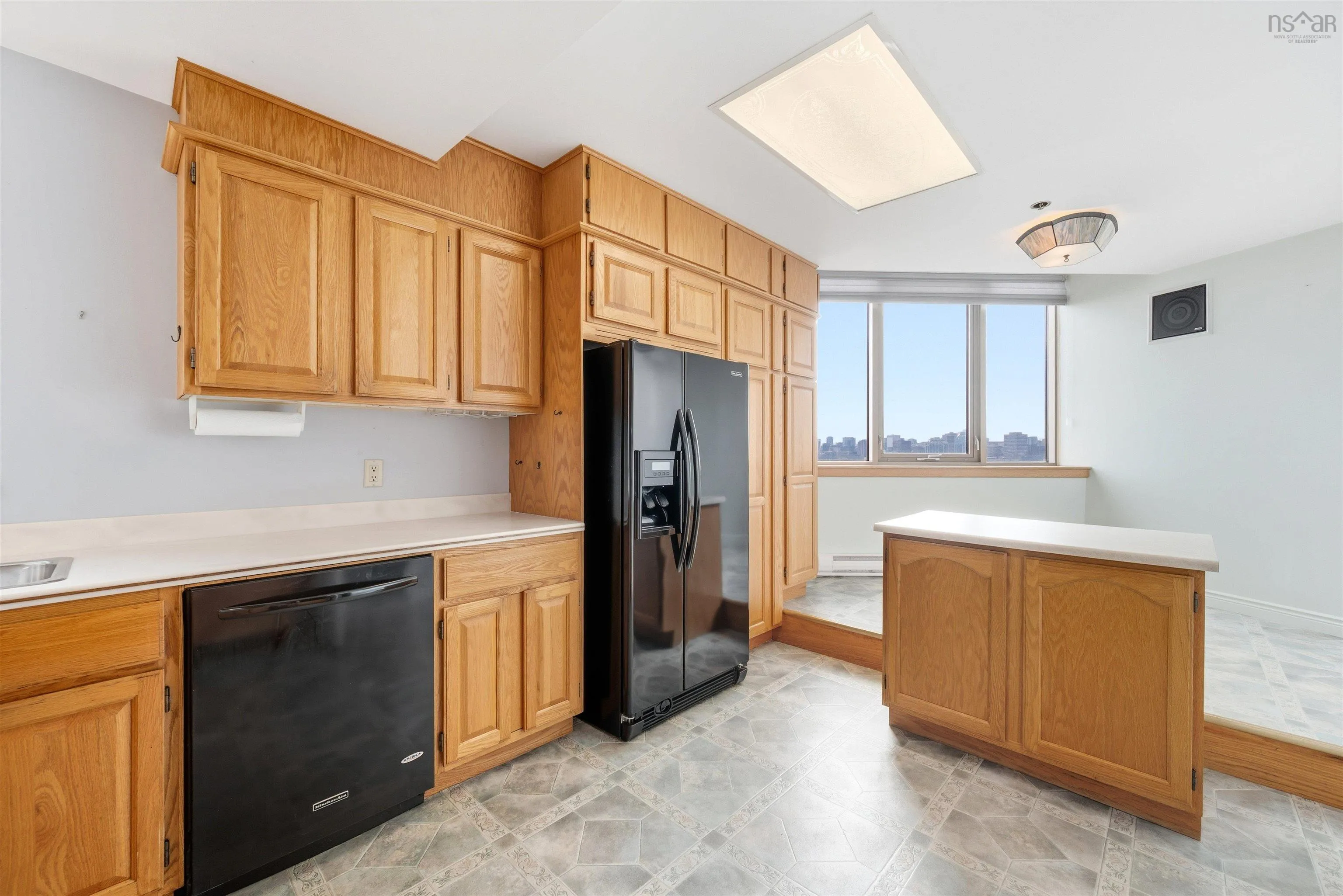 1 Prince Street, Dartmouth, NS B2Y 4L3, 2 Bedrooms Bedrooms, ,2 BathroomsBathrooms,Residential,For Sale,Prince,202525556