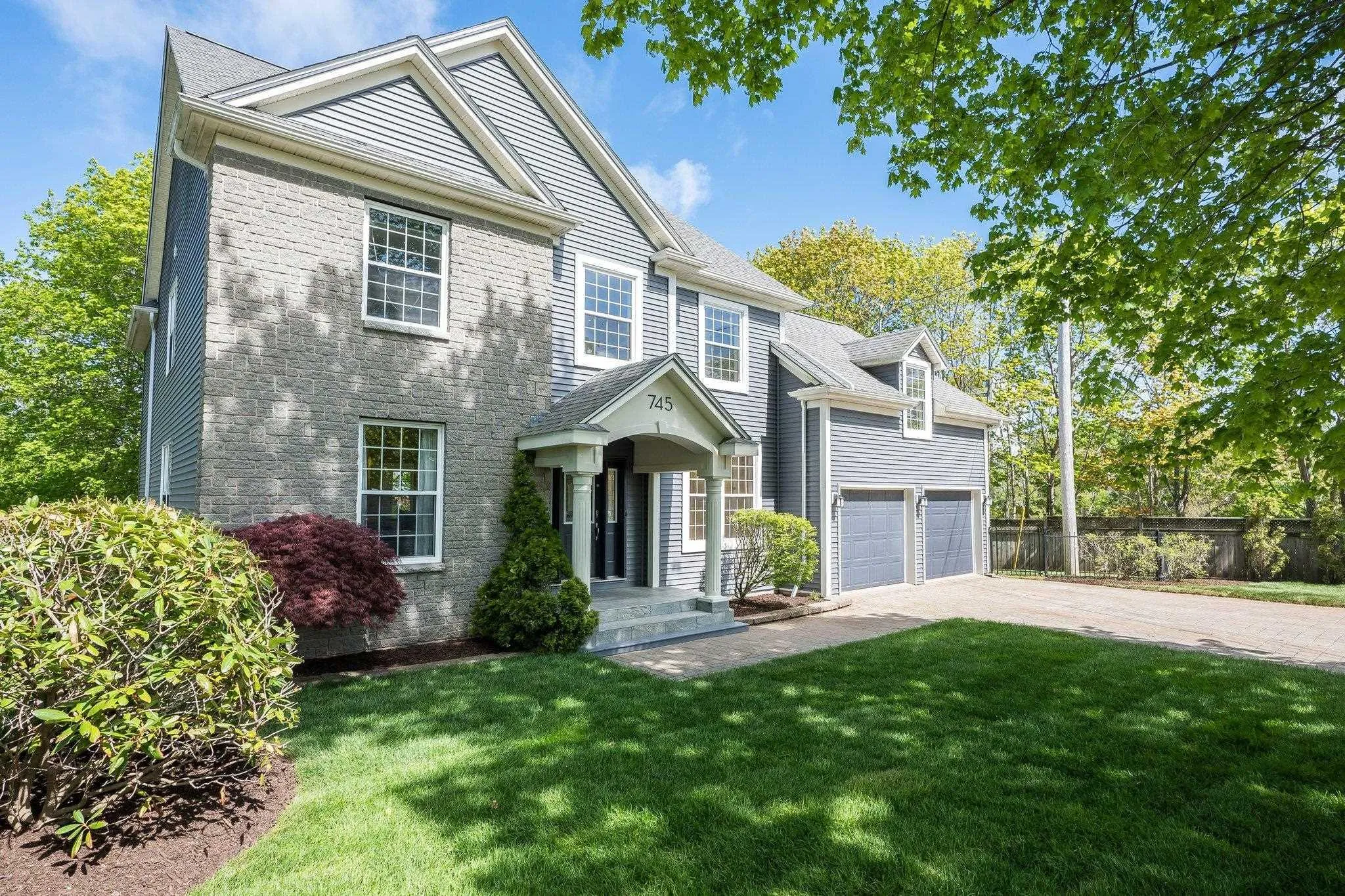 745 Young Avenue, Halifax, NS B3H 2V8, 6 Bedrooms Bedrooms, ,4 BathroomsBathrooms,Residential,For Sale,Young,202512650