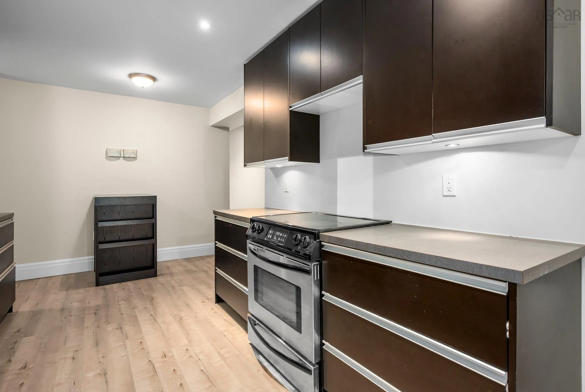 745 Young Avenue, Halifax, NS B3H 2V8, 6 Bedrooms Bedrooms, ,4 BathroomsBathrooms,Residential,For Sale,Young,202512650