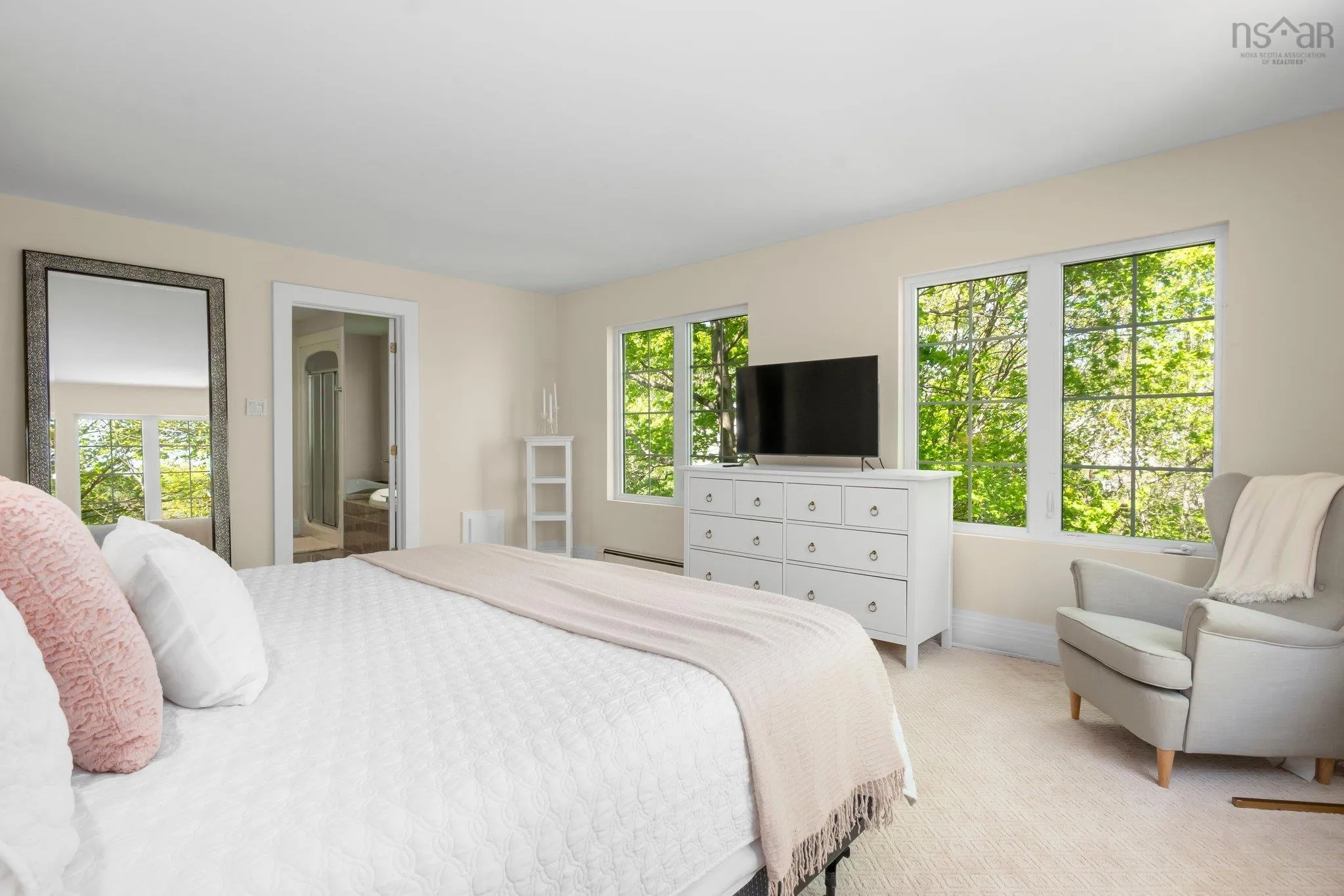 745 Young Avenue, Halifax, NS B3H 2V8, 6 Bedrooms Bedrooms, ,4 BathroomsBathrooms,Residential,For Sale,Young,202512650