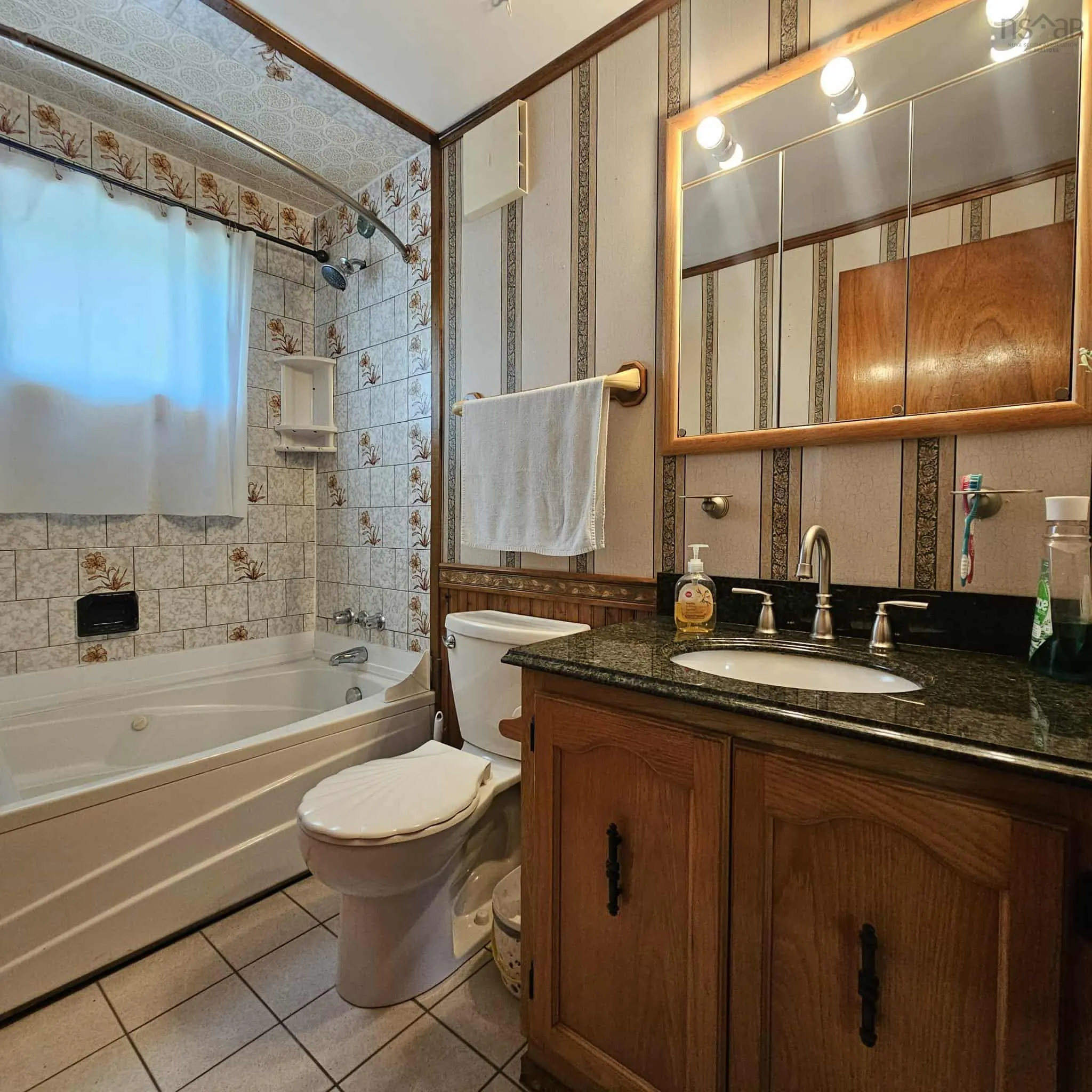 27 Young Street, Sydney, NS B1P 6P1, 2 Bedrooms Bedrooms, ,1 BathroomBathrooms,Residential,For Sale,Young,202521884