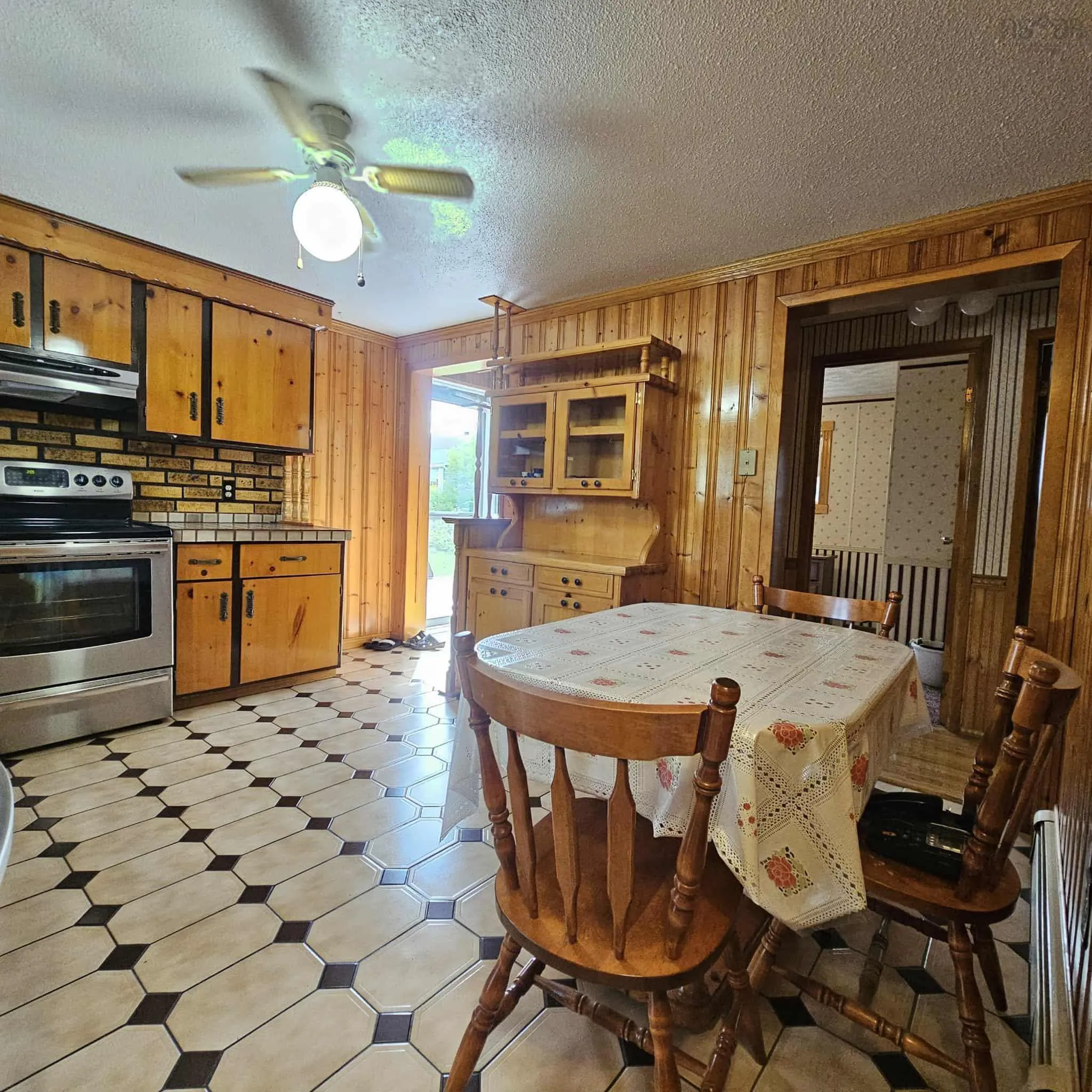 27 Young Street, Sydney, NS B1P 6P1, 2 Bedrooms Bedrooms, ,1 BathroomBathrooms,Residential,For Sale,Young,202521884