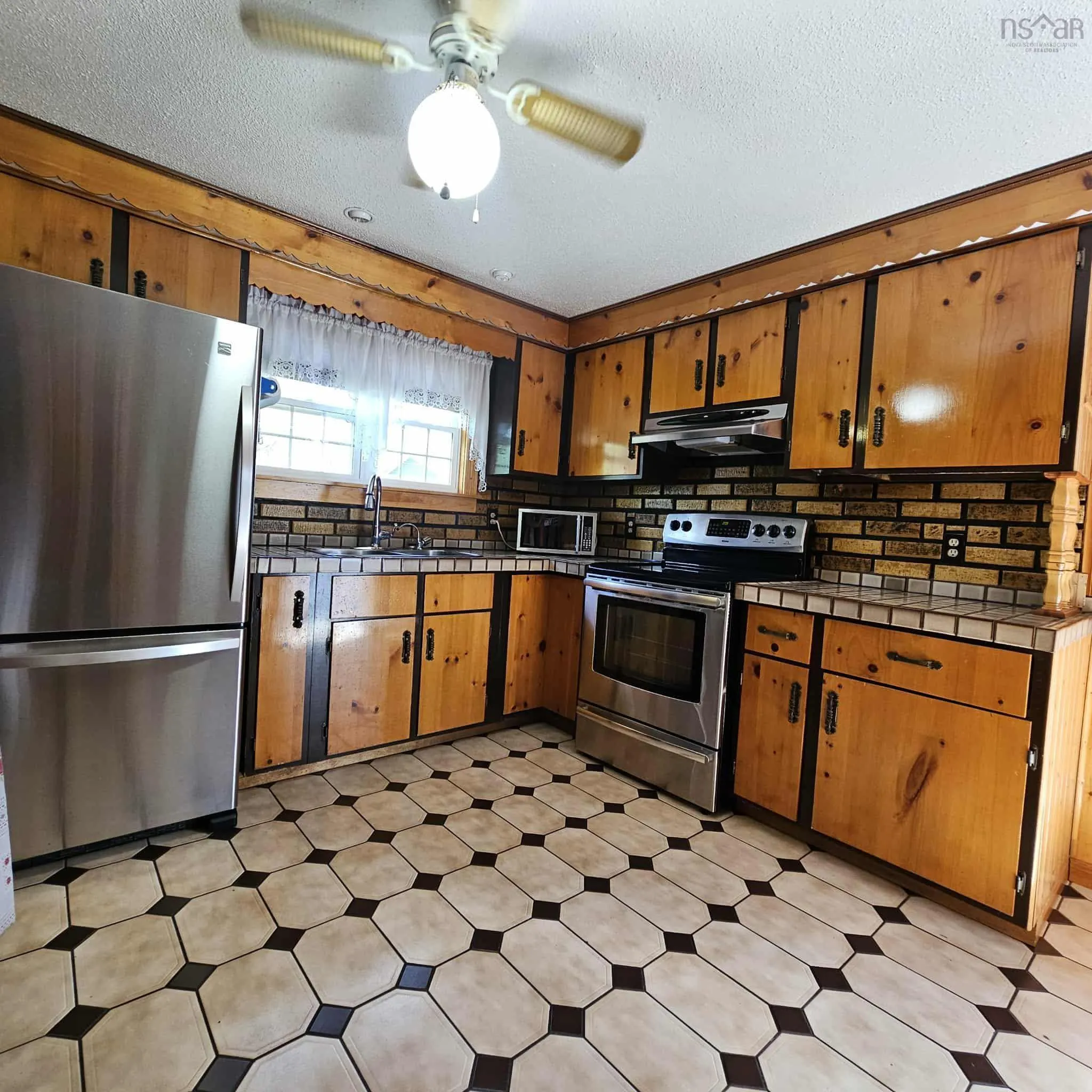 27 Young Street, Sydney, NS B1P 6P1, 2 Bedrooms Bedrooms, ,1 BathroomBathrooms,Residential,For Sale,Young,202521884