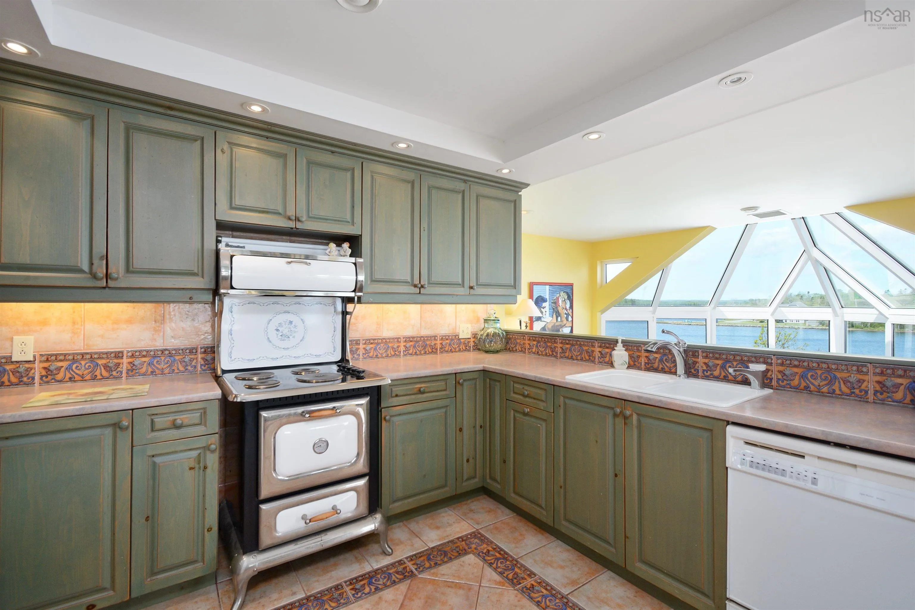 2641 West Bay Road, Dundee, NS B0E 3K0, 5 Bedrooms Bedrooms, ,5 BathroomsBathrooms,Residential,For Sale,West Bay,202513872
