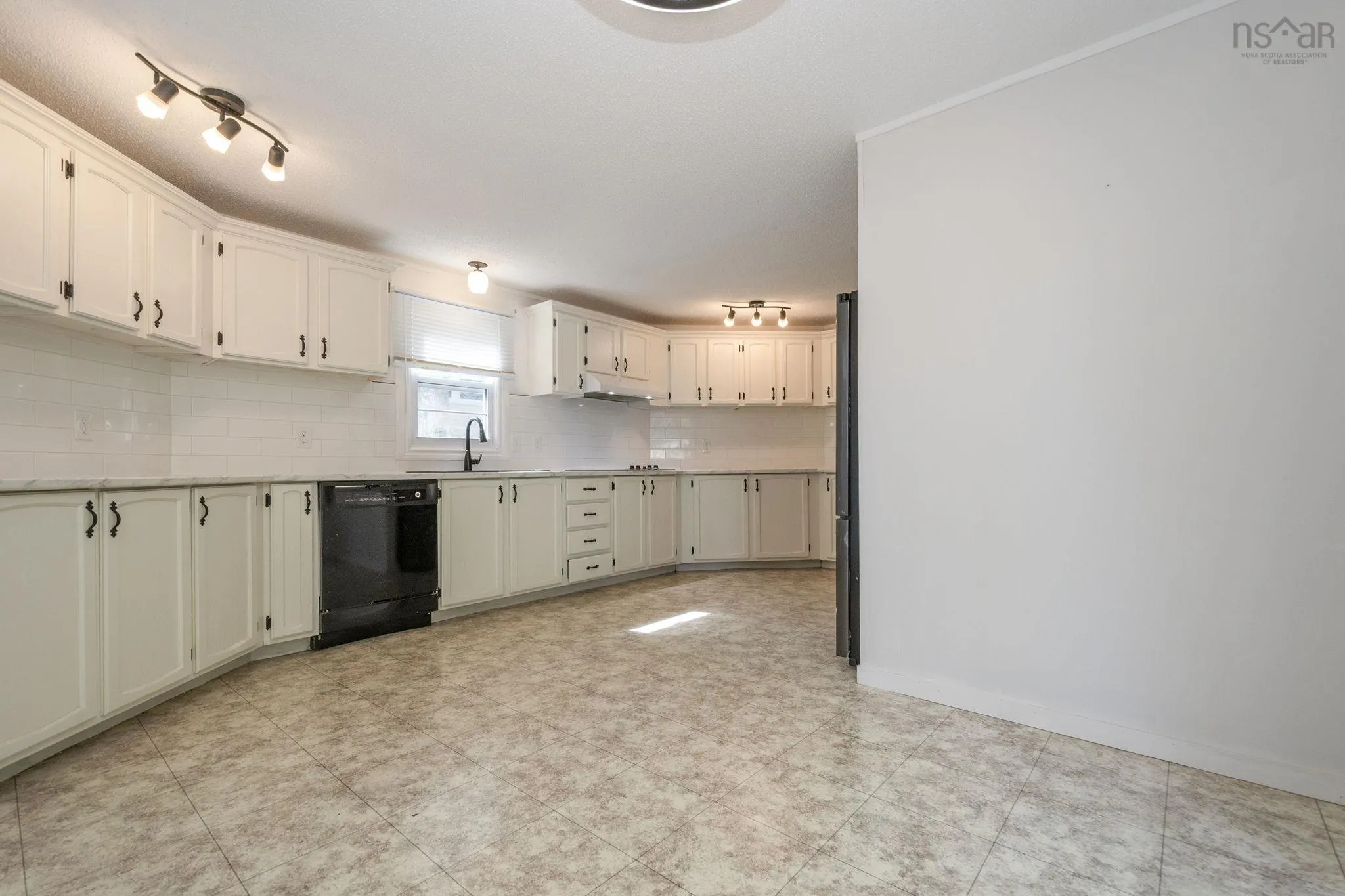 31 Pinecrest Drive, New Minas, NS B4N 4W5, 3 Bedrooms Bedrooms, ,2 BathroomsBathrooms,Residential,For Sale,Pinecrest,202523235
