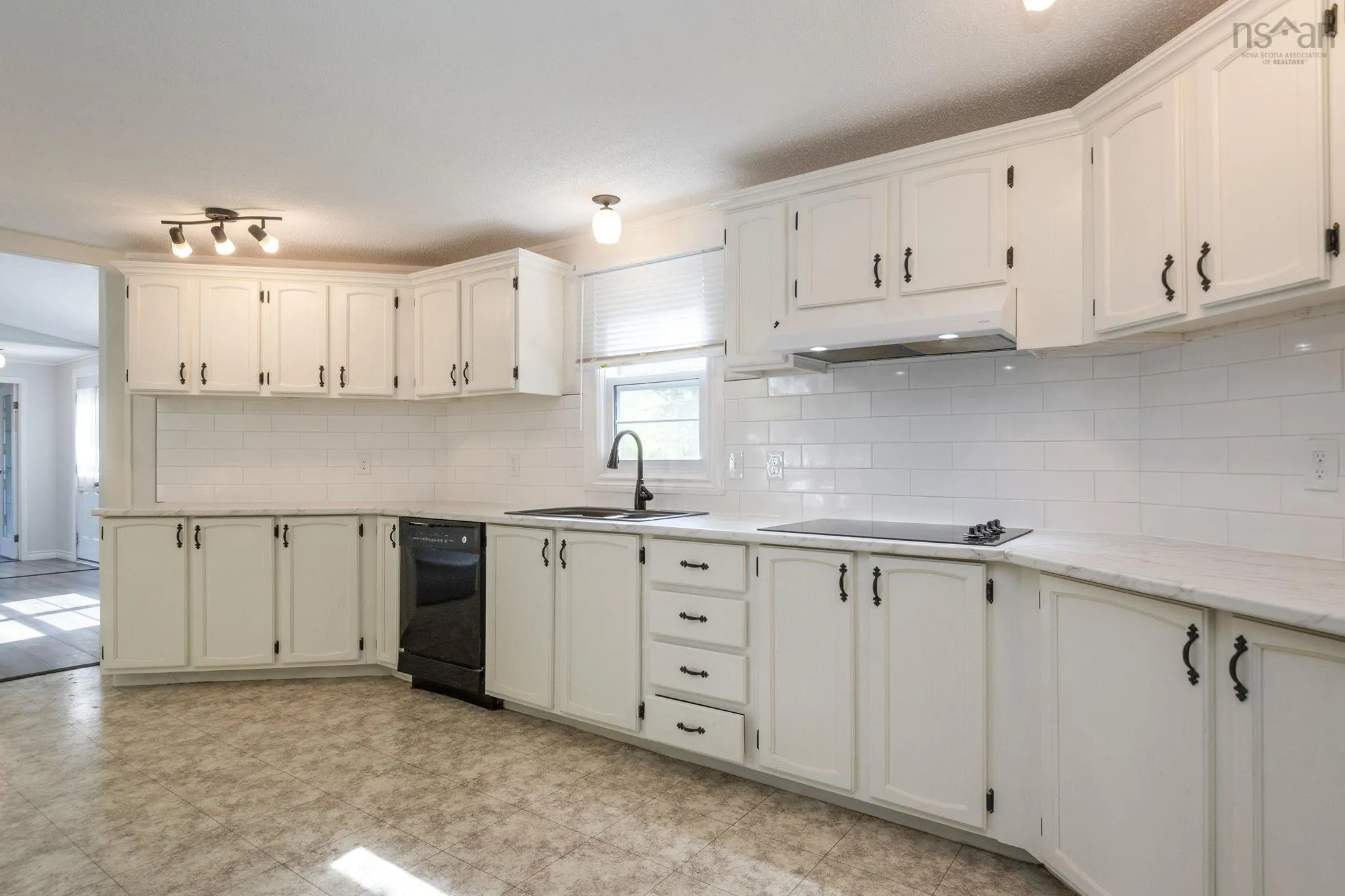 31 Pinecrest Drive, New Minas, NS B4N 4W5, 3 Bedrooms Bedrooms, ,2 BathroomsBathrooms,Residential,For Sale,Pinecrest,202523235
