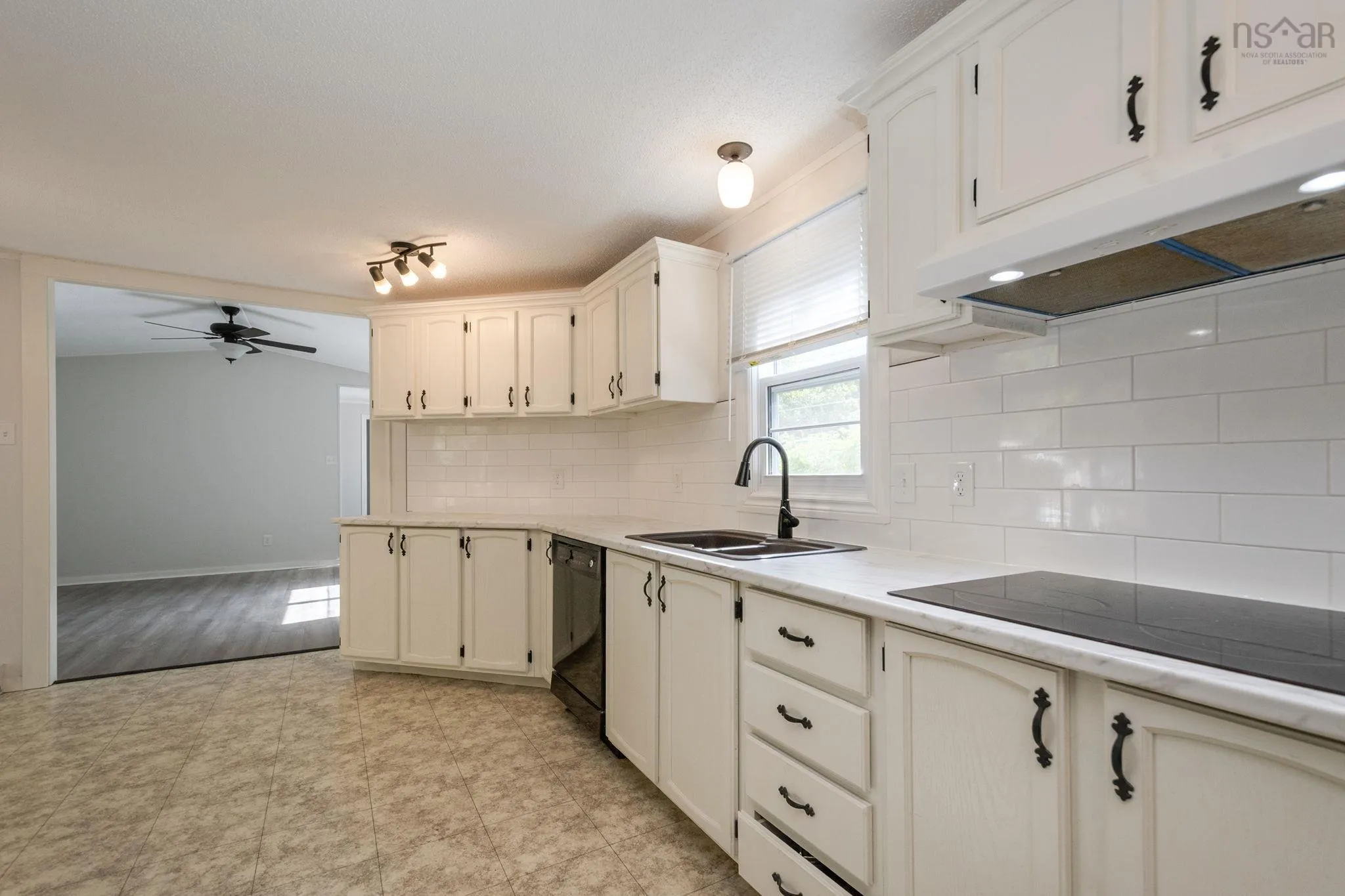 31 Pinecrest Drive, New Minas, NS B4N 4W5, 3 Bedrooms Bedrooms, ,2 BathroomsBathrooms,Residential,For Sale,Pinecrest,202523235