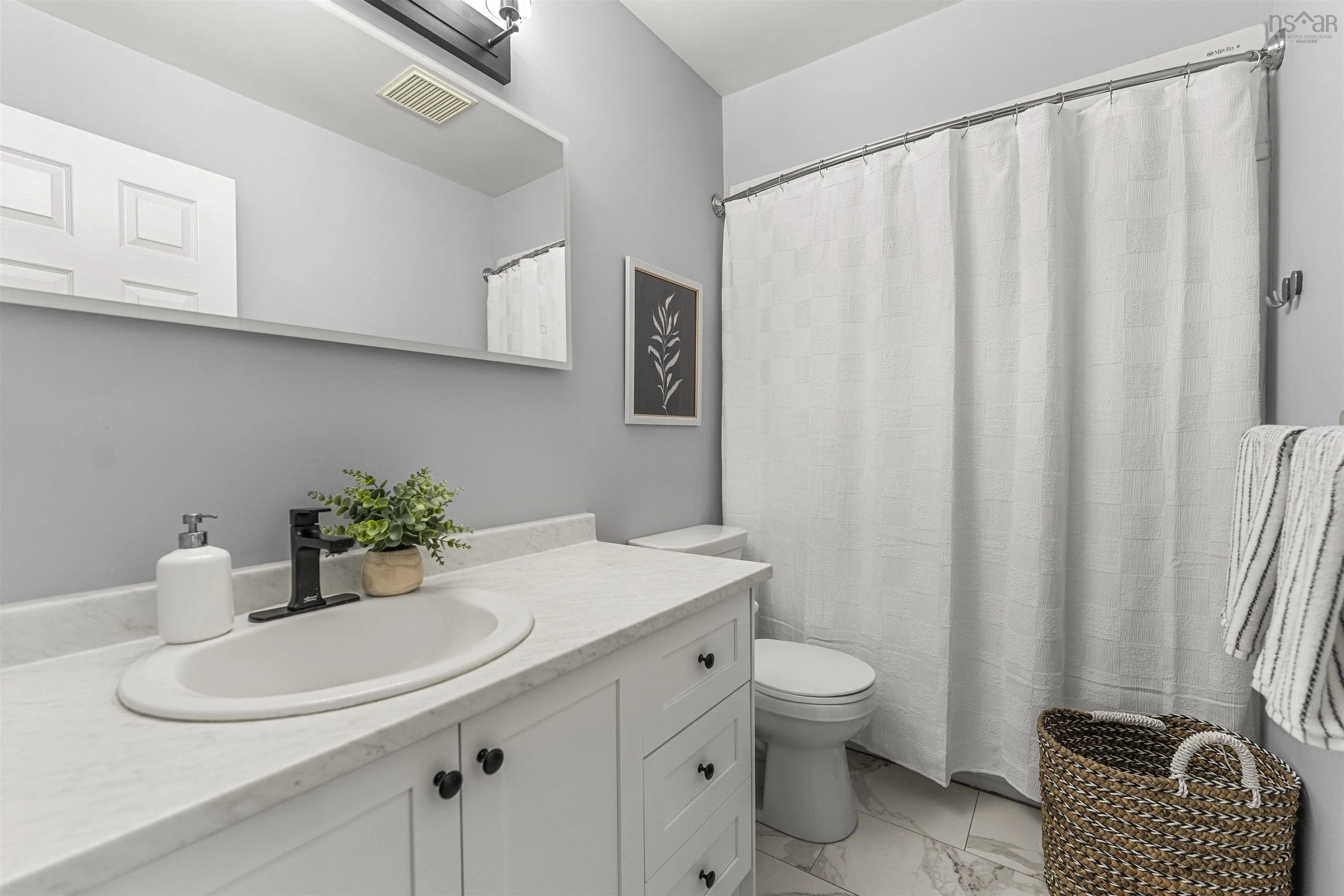 5913 Gainsborough Place, Halifax, NS B3K 5R8, 4 Bedrooms Bedrooms, ,2 BathroomsBathrooms,Residential,For Sale,Gainsborough,202520564