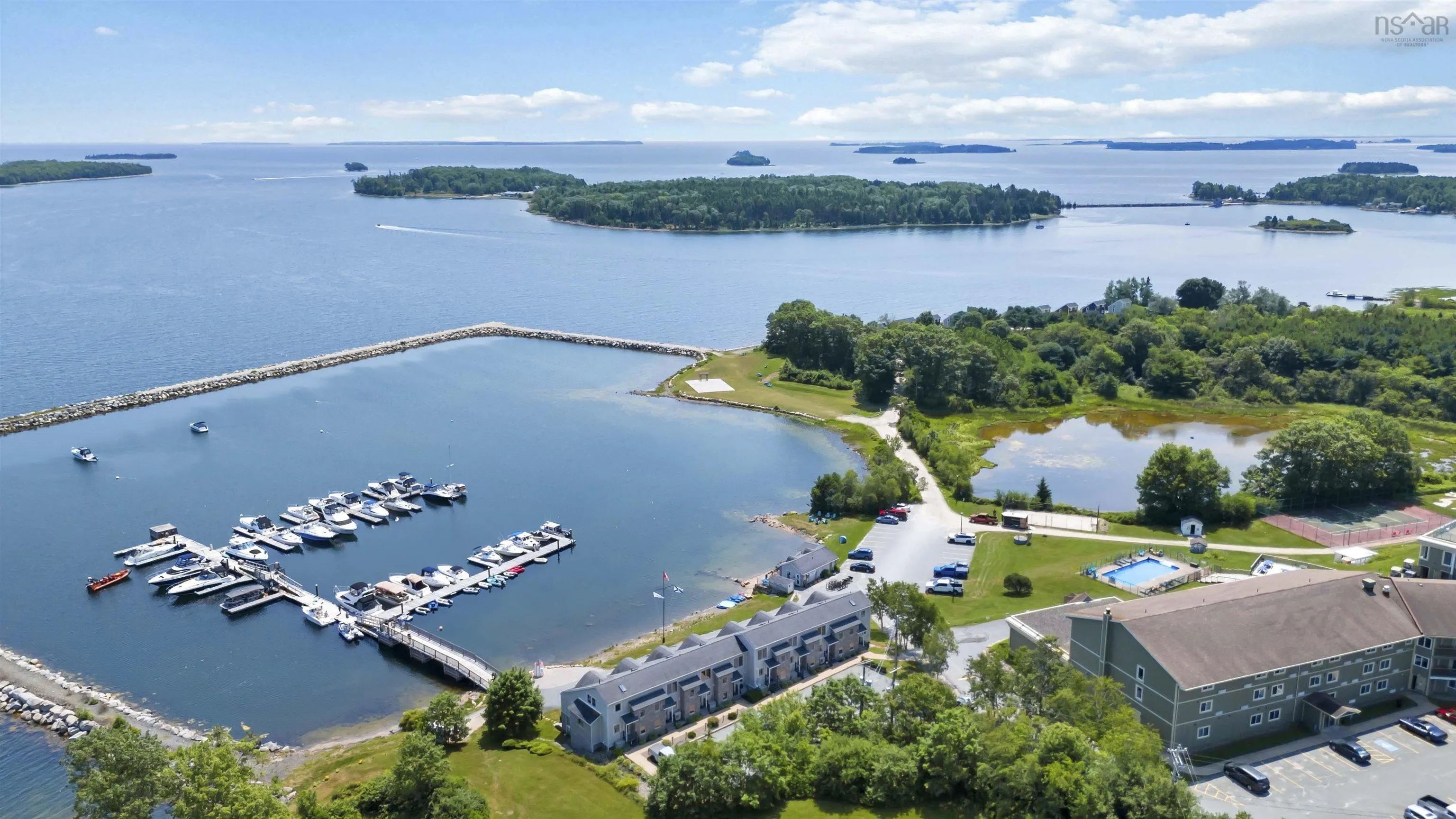 9 Lavista Drive Unit 4, Western Shore, NS B0J 3M0, 2 Bedrooms Bedrooms, ,3 BathroomsBathrooms,Residential,For Sale,Lavista,202517925