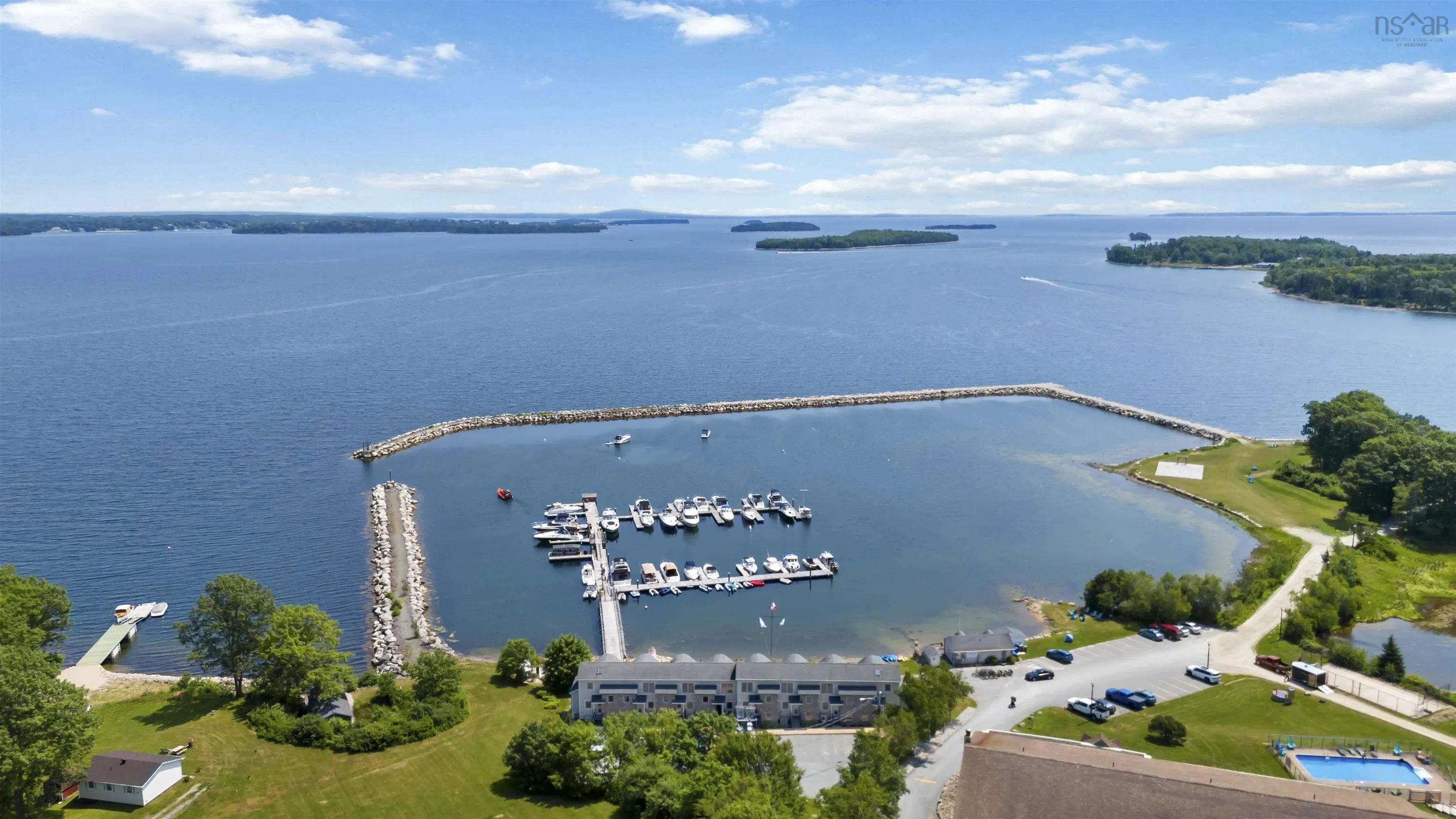 9 Lavista Drive Unit 4, Western Shore, NS B0J 3M0, 2 Bedrooms Bedrooms, ,3 BathroomsBathrooms,Residential,For Sale,Lavista,202517925