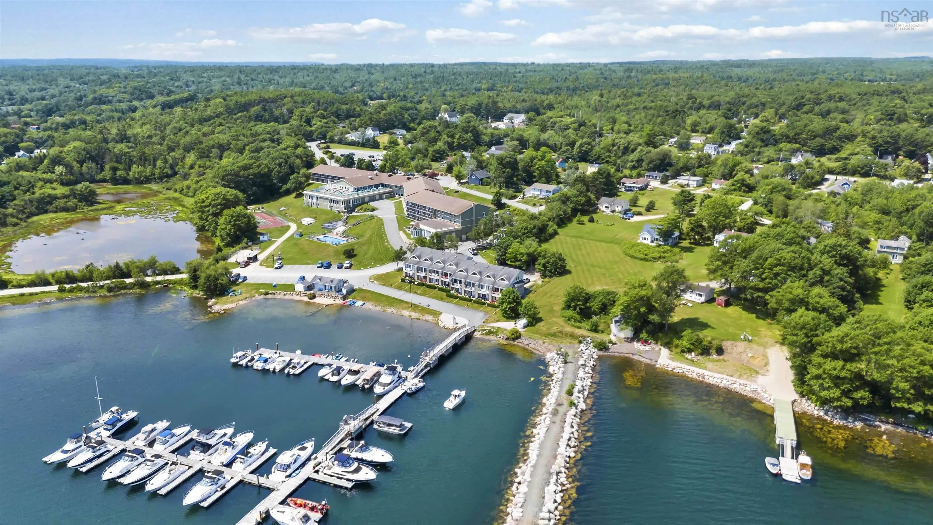 9 Lavista Drive Unit 4, Western Shore, NS B0J 3M0, 2 Bedrooms Bedrooms, ,3 BathroomsBathrooms,Residential,For Sale,Lavista,202517925