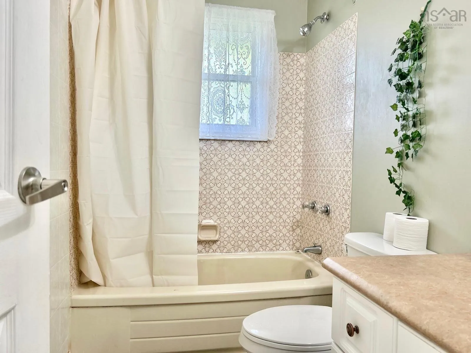 214 Arklow Drive, Dartmouth, NS B2W 4R6, 4 Bedrooms Bedrooms, ,2 BathroomsBathrooms,Residential,For Sale,Arklow,202523154