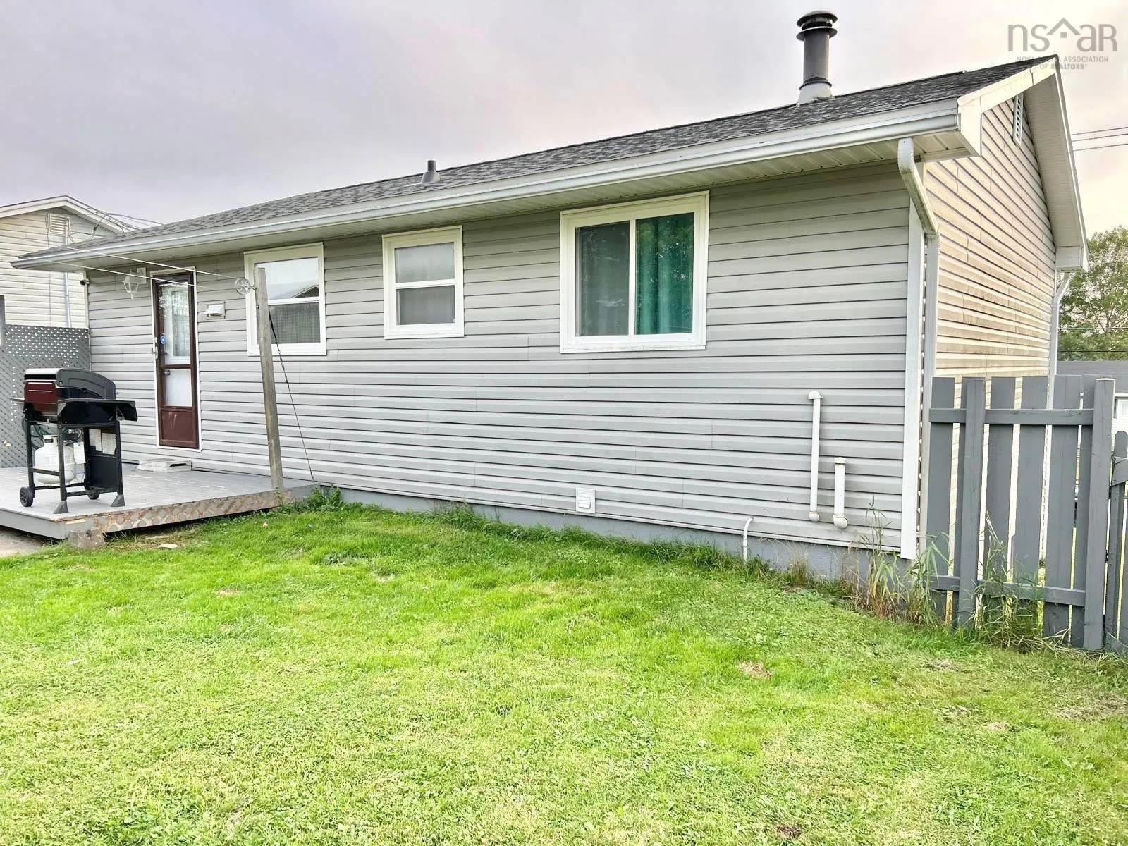 214 Arklow Drive, Dartmouth, NS B2W 4R6, 4 Bedrooms Bedrooms, ,2 BathroomsBathrooms,Residential,For Sale,Arklow,202523154