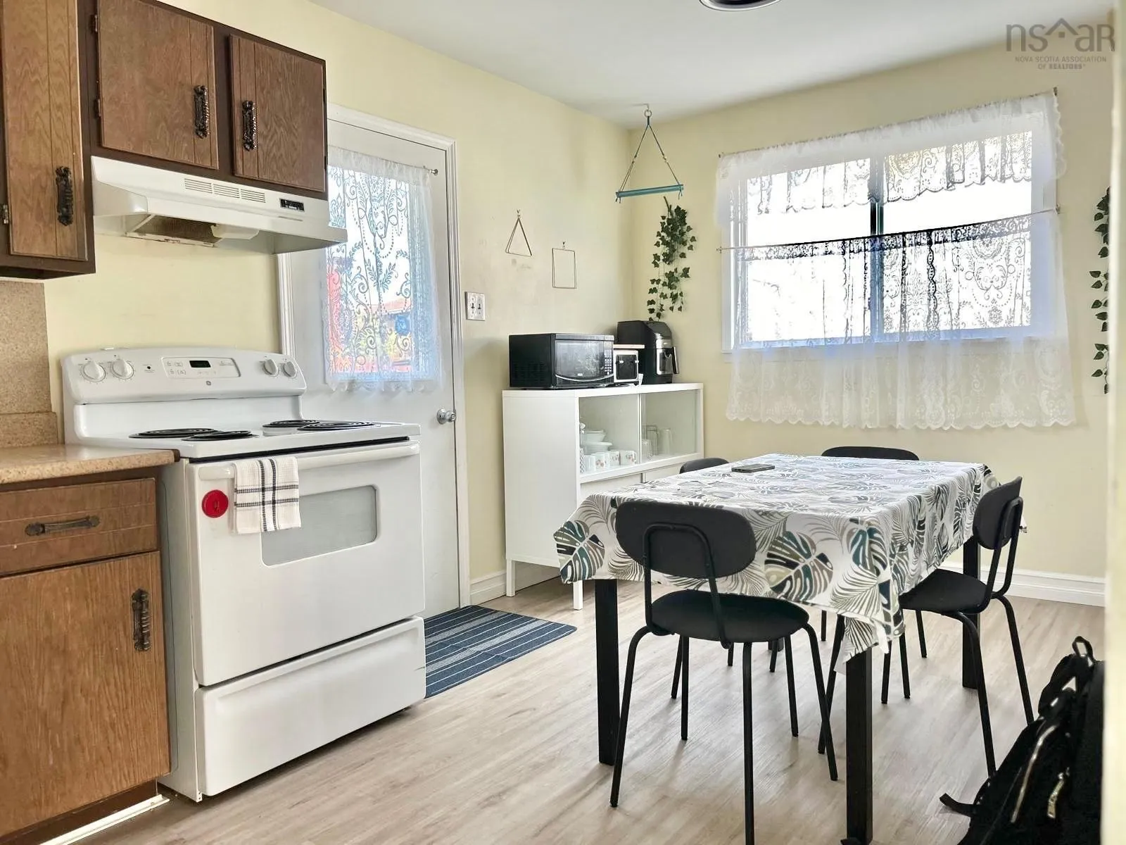 214 Arklow Drive, Dartmouth, NS B2W 4R6, 4 Bedrooms Bedrooms, ,2 BathroomsBathrooms,Residential,For Sale,Arklow,202523154